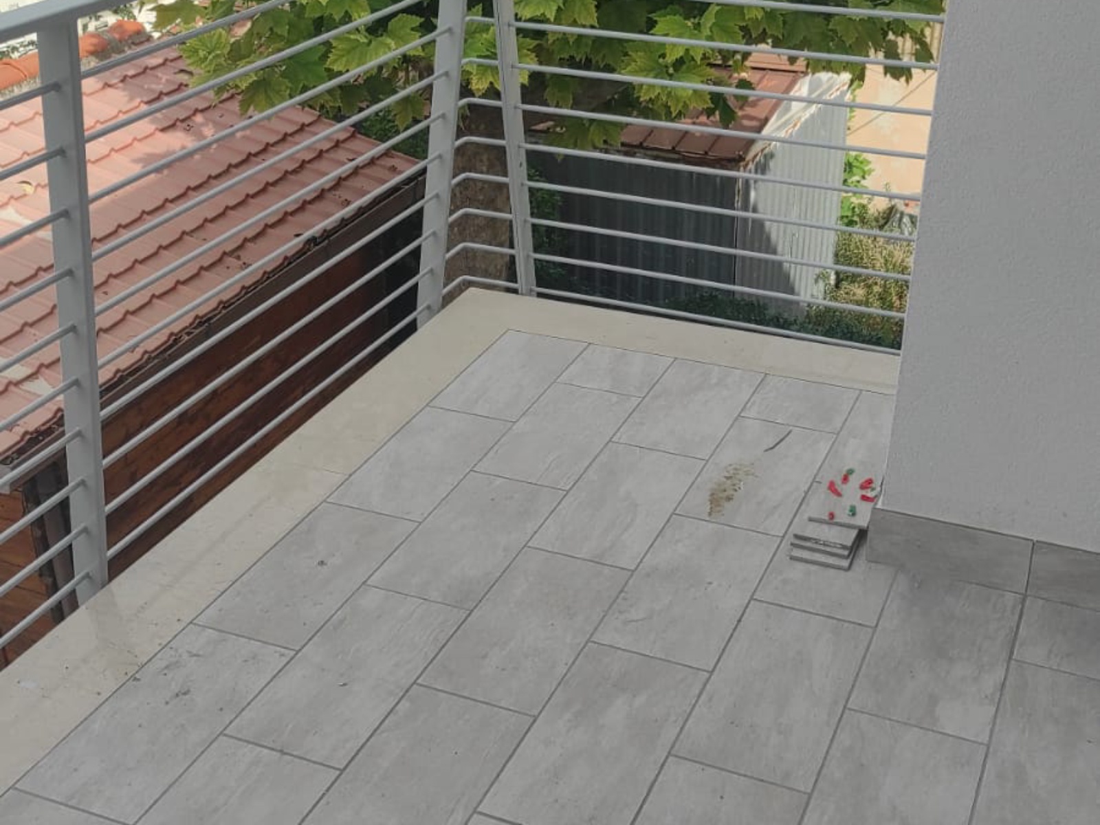 Ristrutturazione con adeguamento energetico e sismico di un piccolo condominio in via Barbella