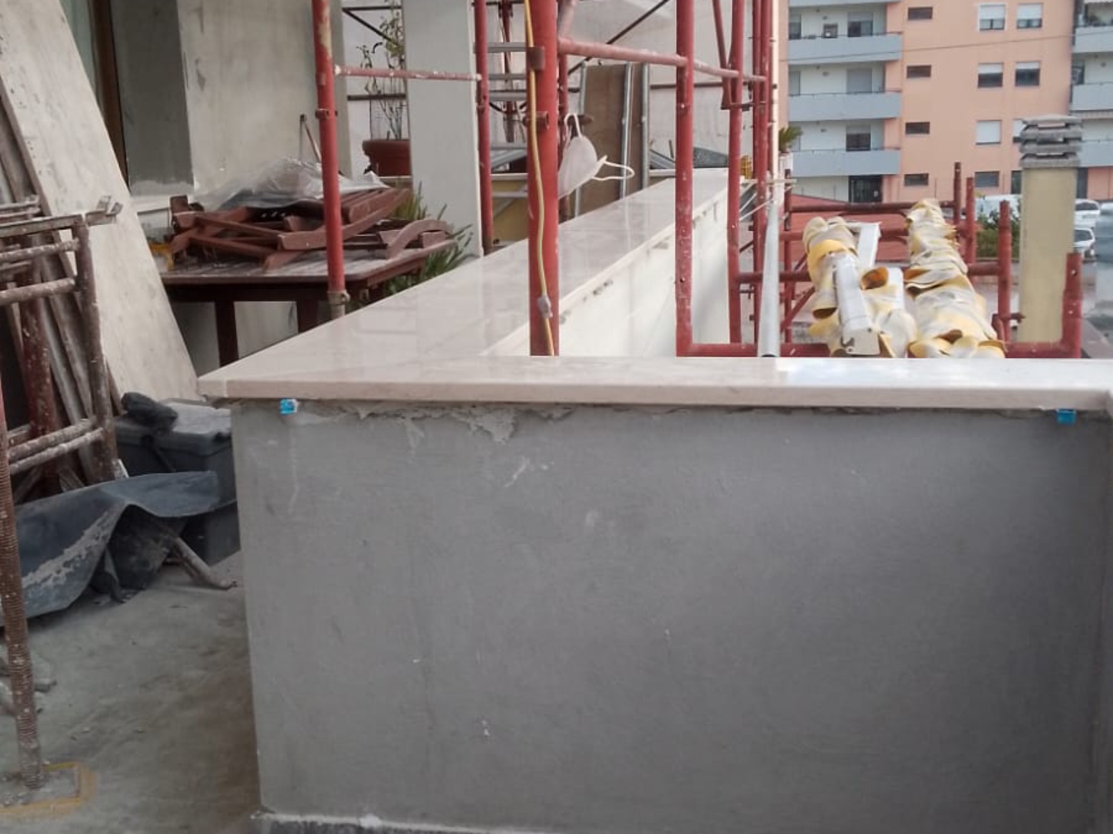 Ristrutturazione con adeguamento sismico ed energetico di una palazzina in via di Sotto