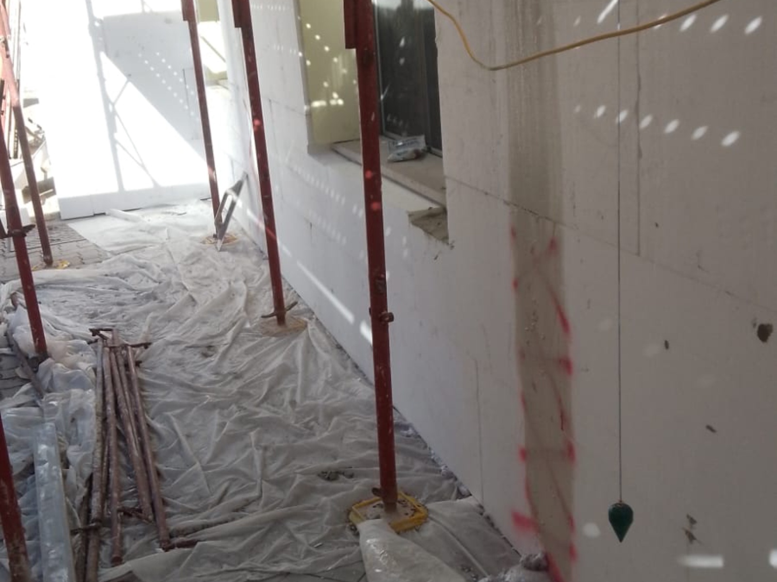 Ristrutturazione con adeguamento sismico ed energetico di una palazzina in via di Sotto