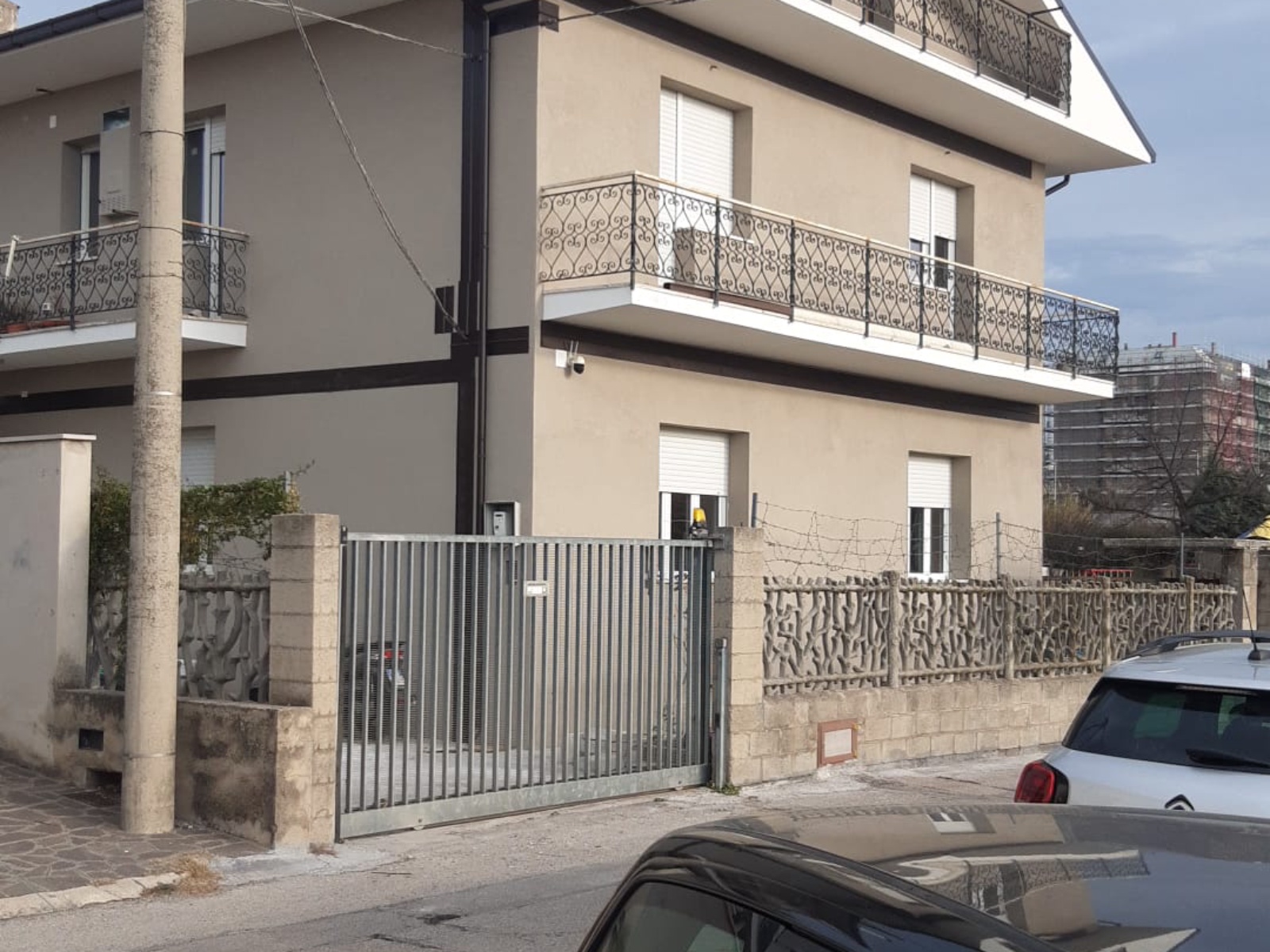 Ristrutturazione con adeguamento energetico di una villa in via Aldo Moro