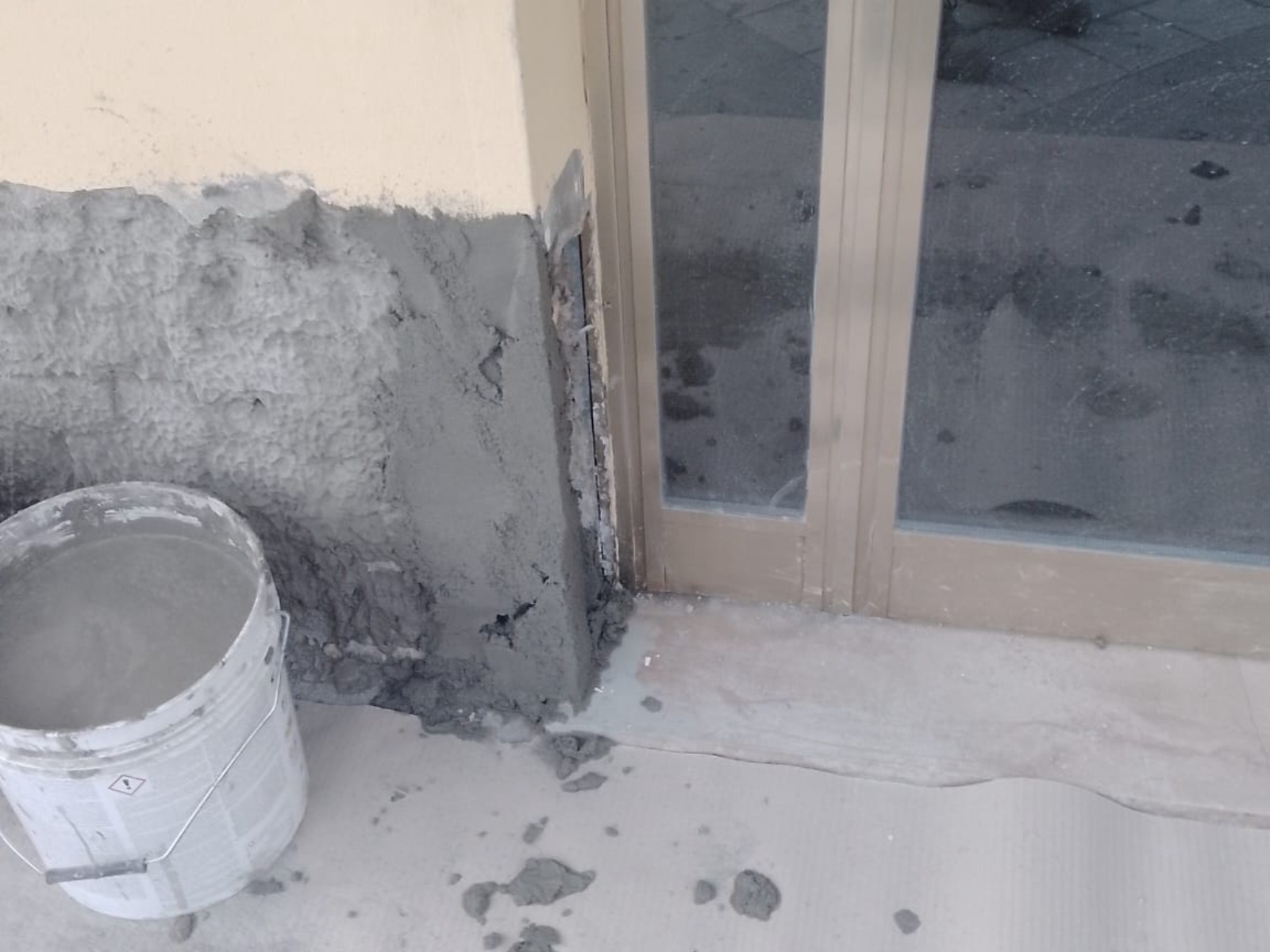 Ristrutturazione con adeguamento sismico ed energetico di una palazzina in via di Sotto