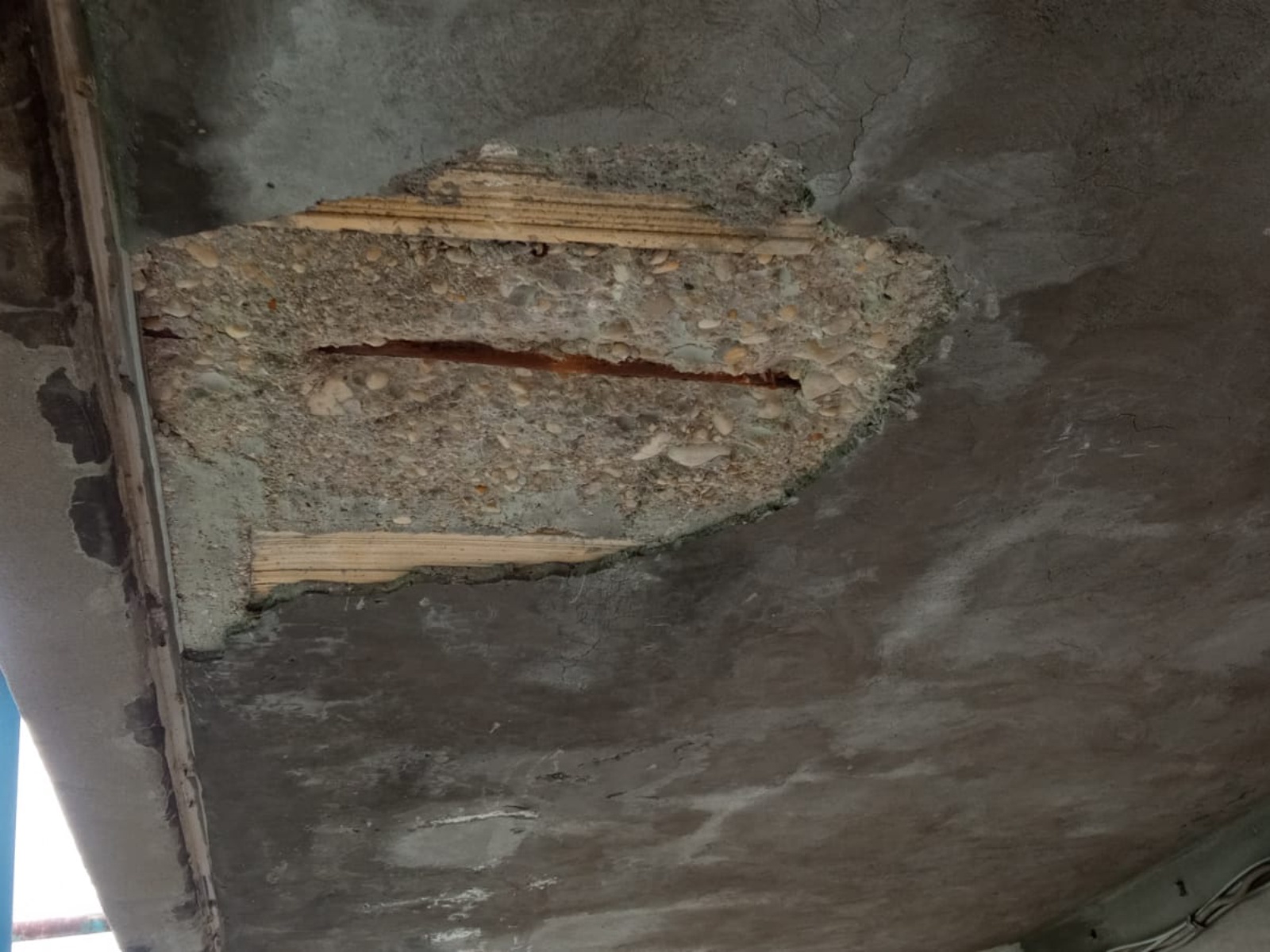 Ristrutturazione con adeguamento energetico di una villa in via Aldo Moro