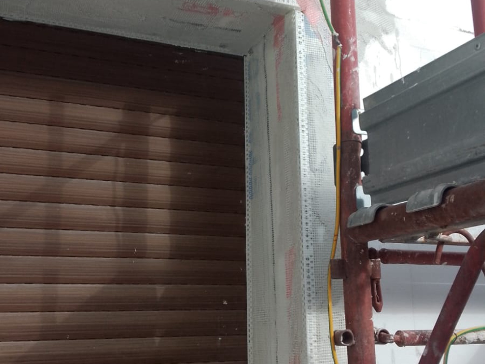Ristrutturazione con adeguamento sismico ed energetico di una palazzina in via di Sotto