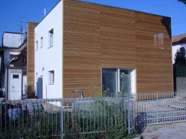 Cappotto e facciata ventilata in legno – Bologna
