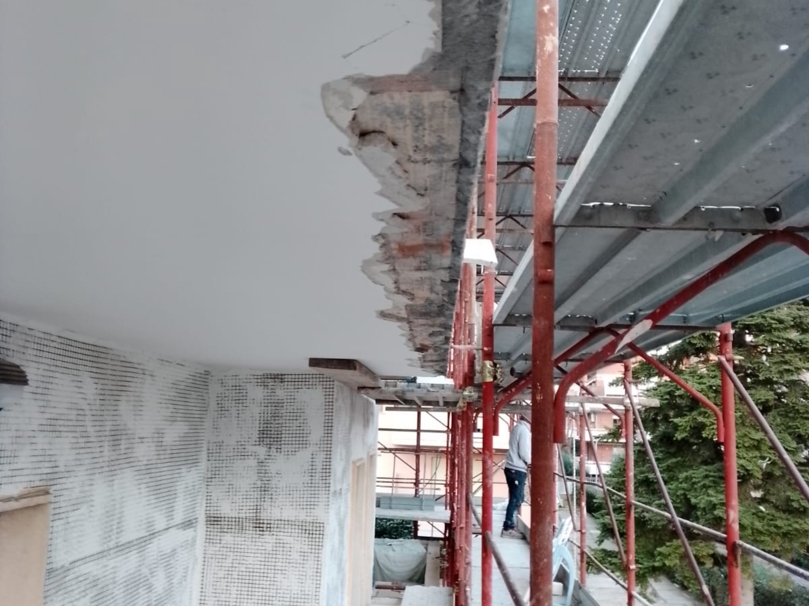 Ristrutturazione con adeguamento sismico di un condominio in via Tirino