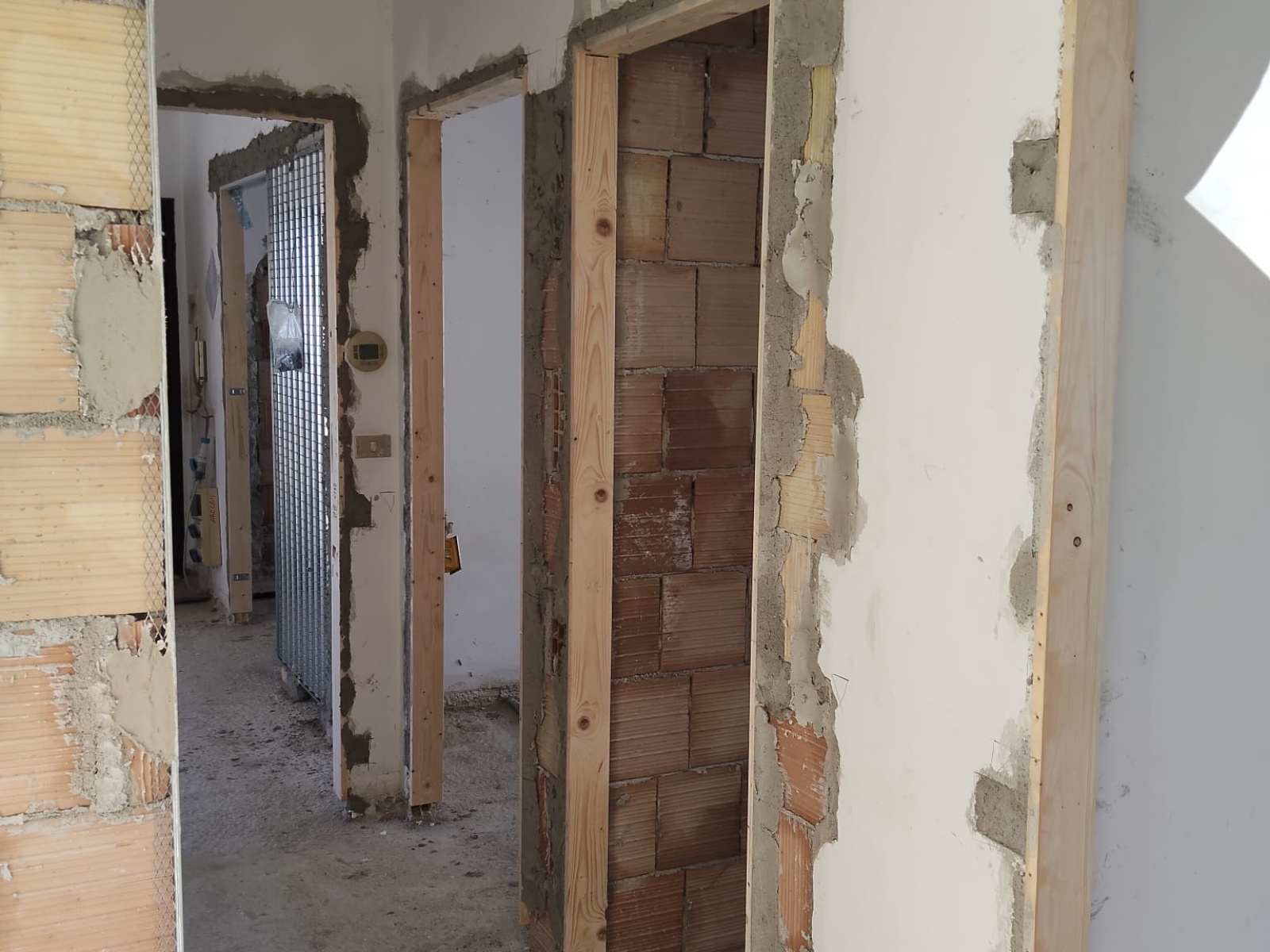 Ristrutturazione interna di un appartamento in via Cicognoni