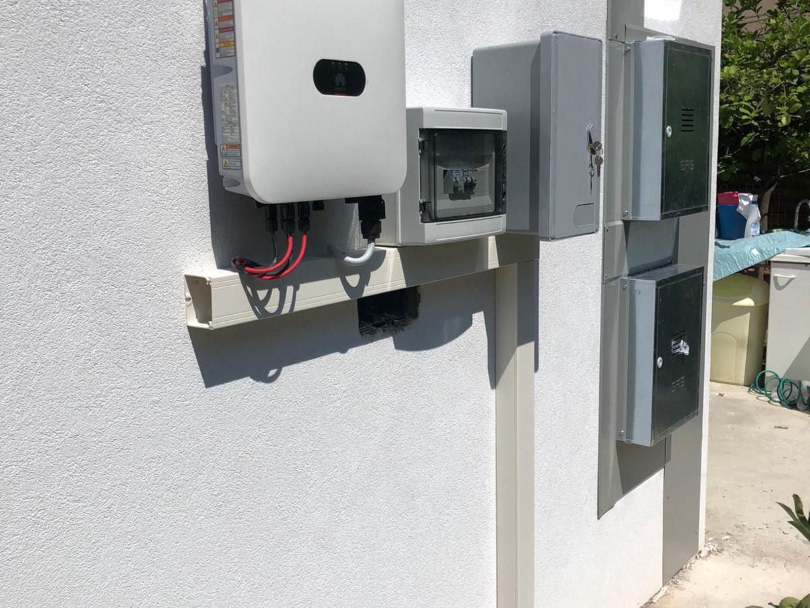 Ristrutturazione con adeguamento energetico e sismico di un piccolo condominio in via Barbella