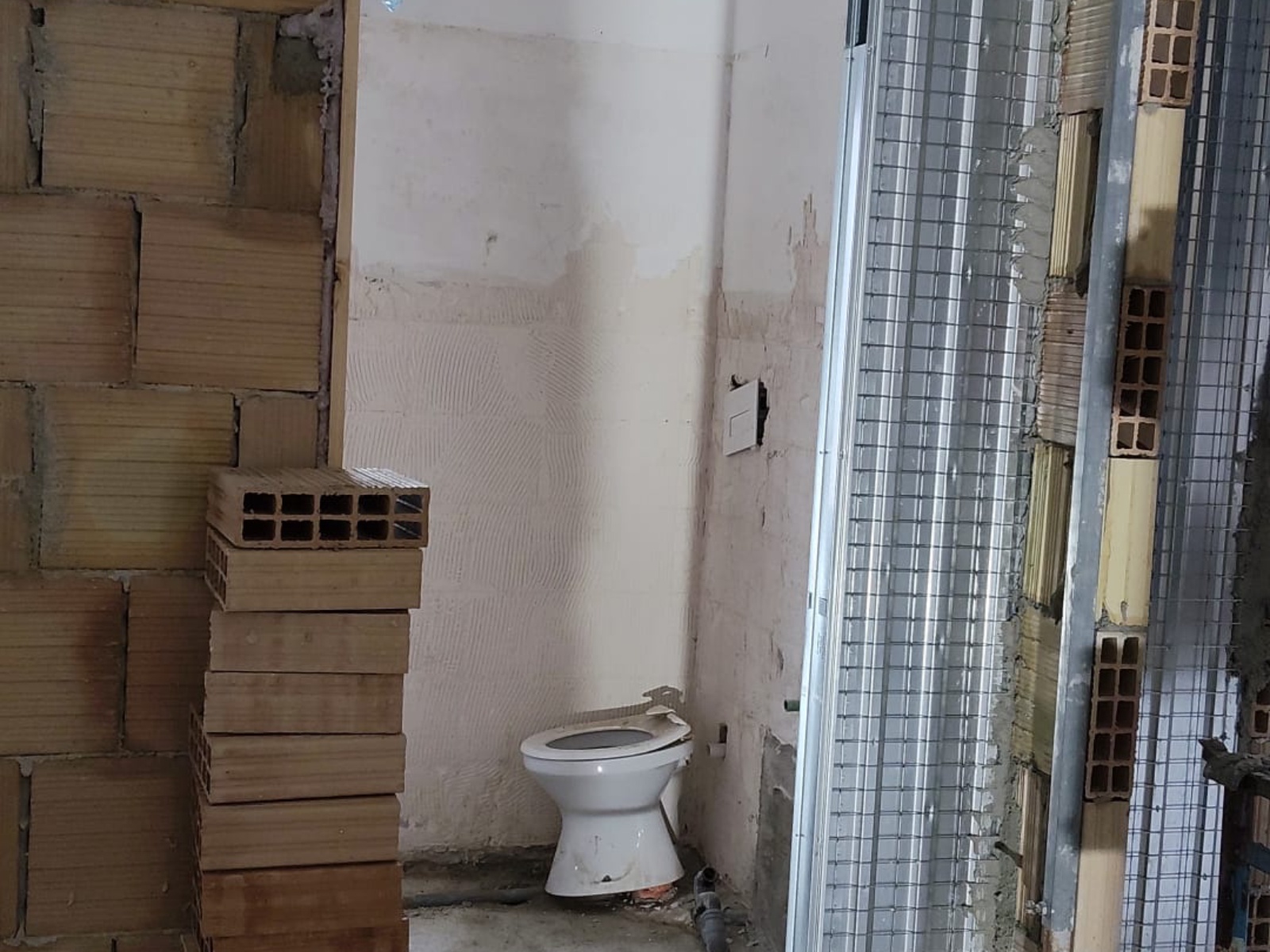 Ristrutturazione interna di un appartamento in via Cicognoni