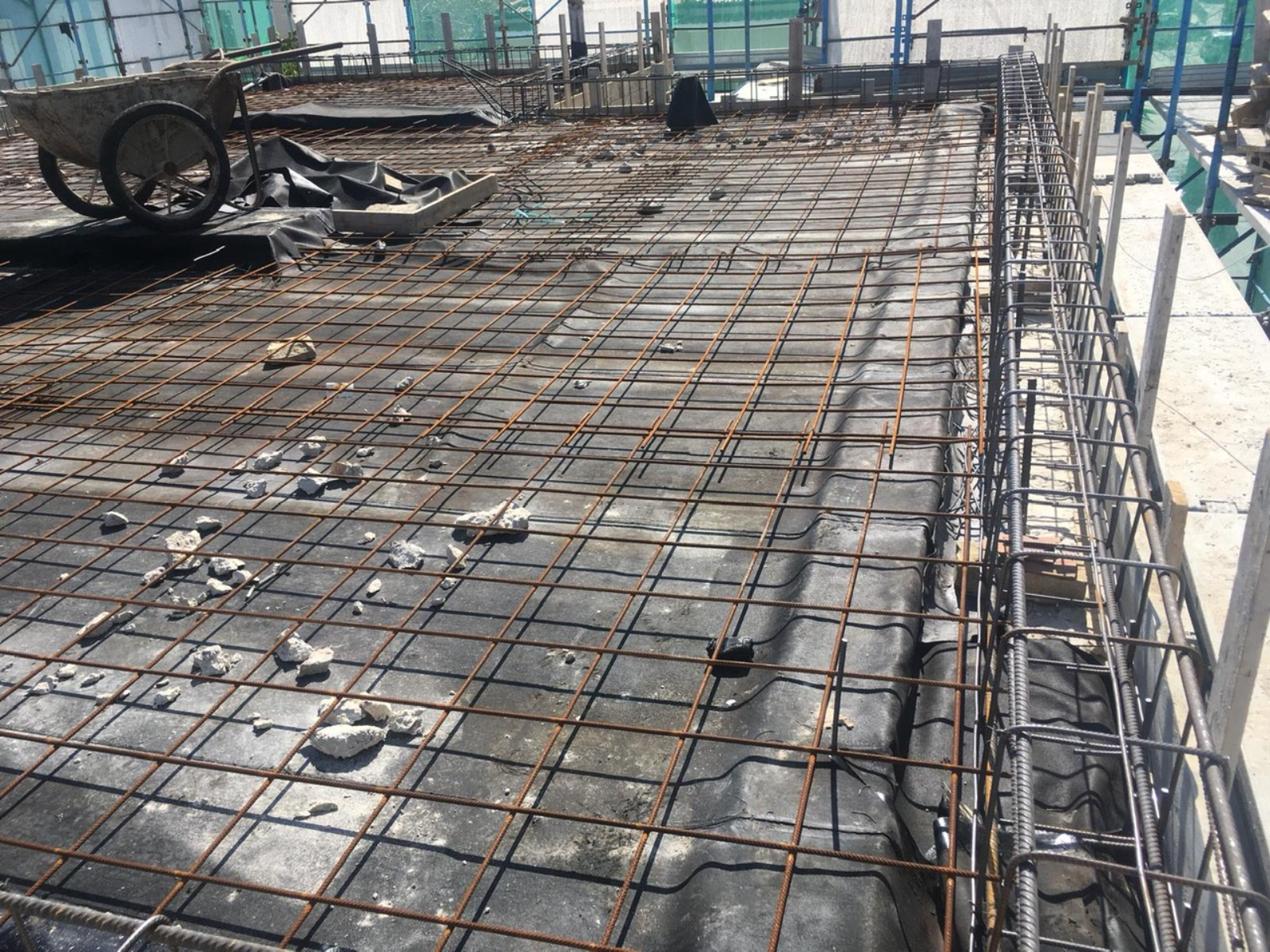 Ristrutturazione con adeguamento energetico e sismico di un piccolo condominio in via Barbella