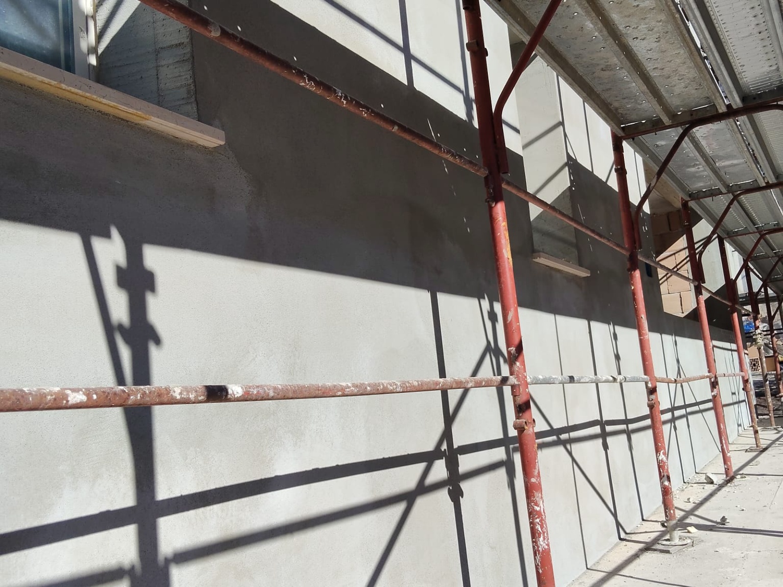 Ristrutturazione con adeguamento sismico ed energetico di un condominio in via Mazzini