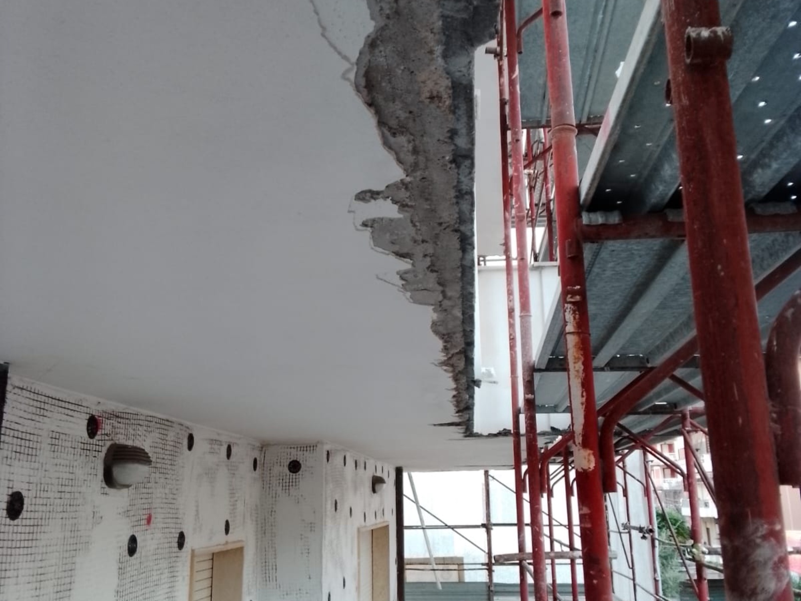 Ristrutturazione con adeguamento sismico di un condominio in via Tirino
