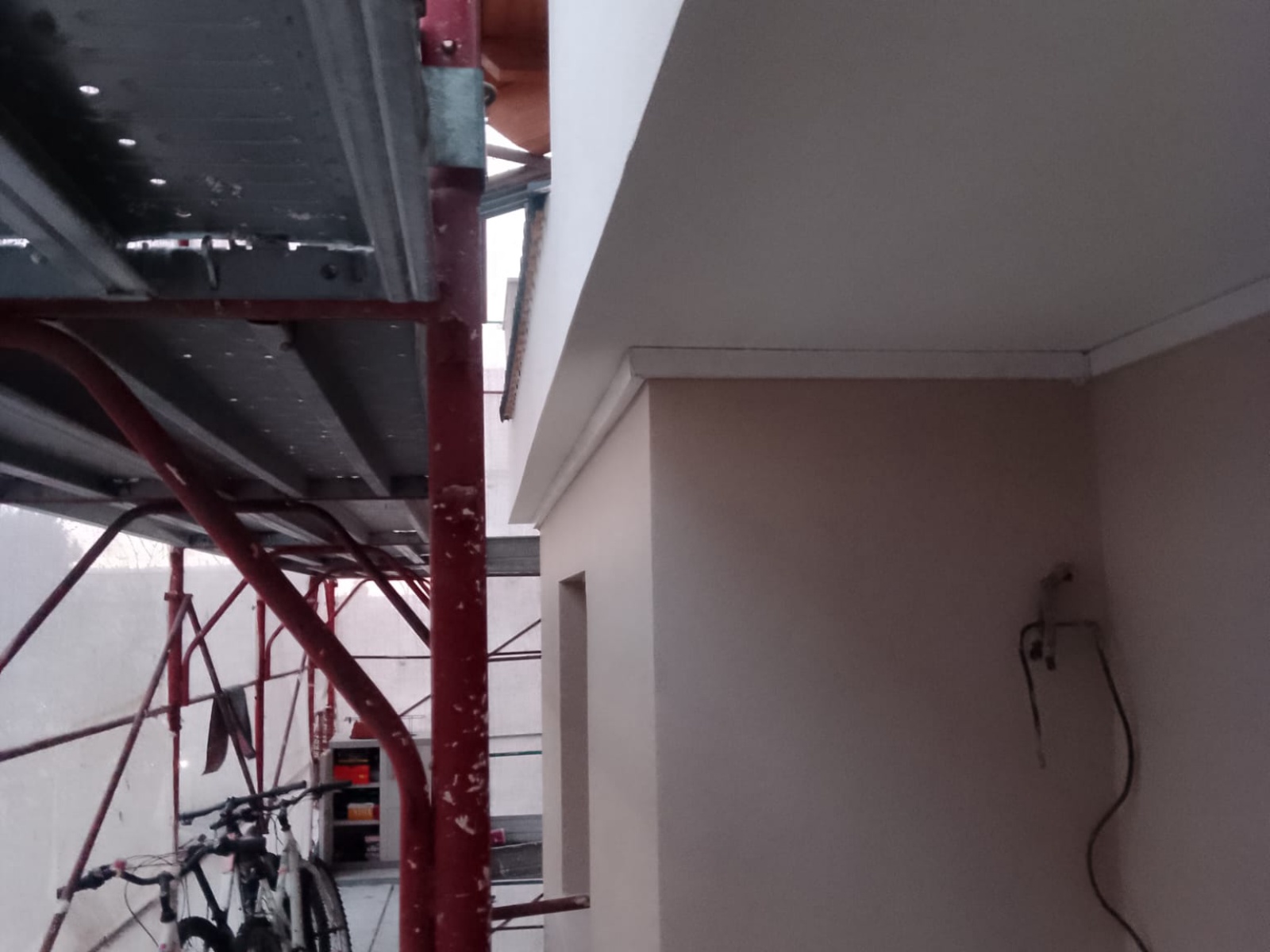 Ristrutturazione con adeguamento sismico ed energetico di una palazzina in via di Sotto