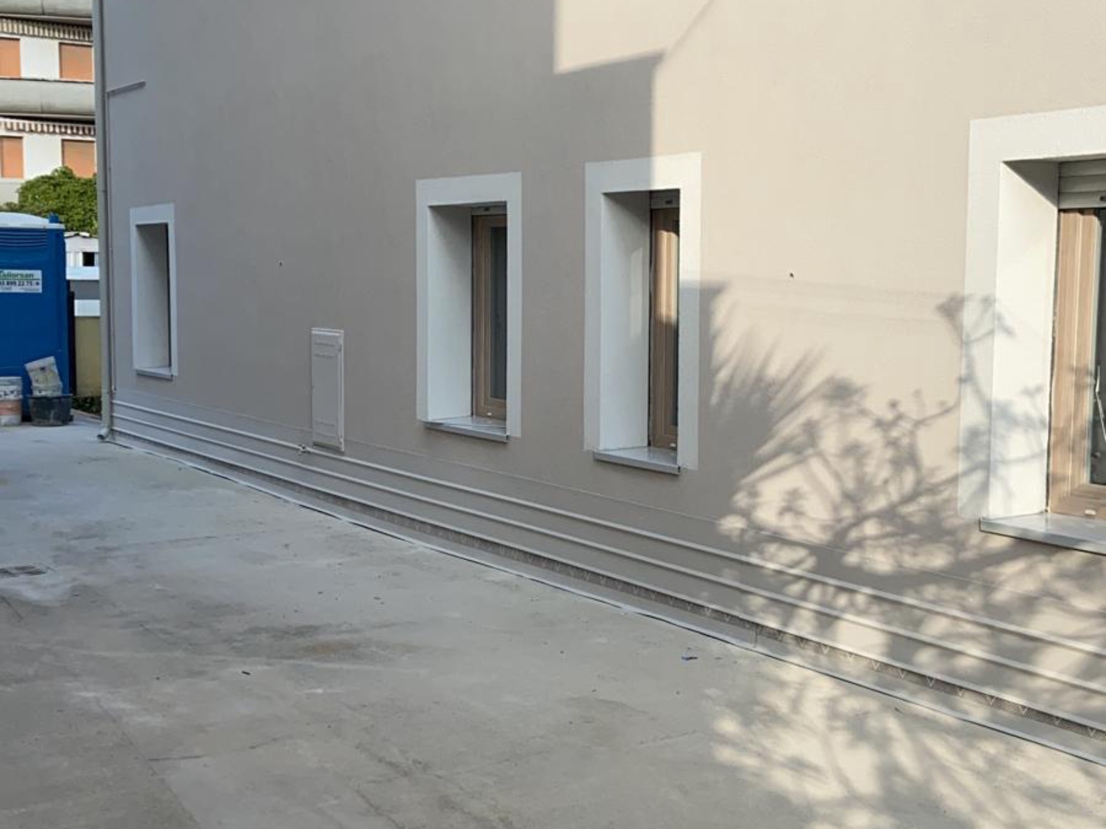 Ristrutturazione con adeguamento energetico e sismico di un piccolo condominio in via Figlia di Iorio
