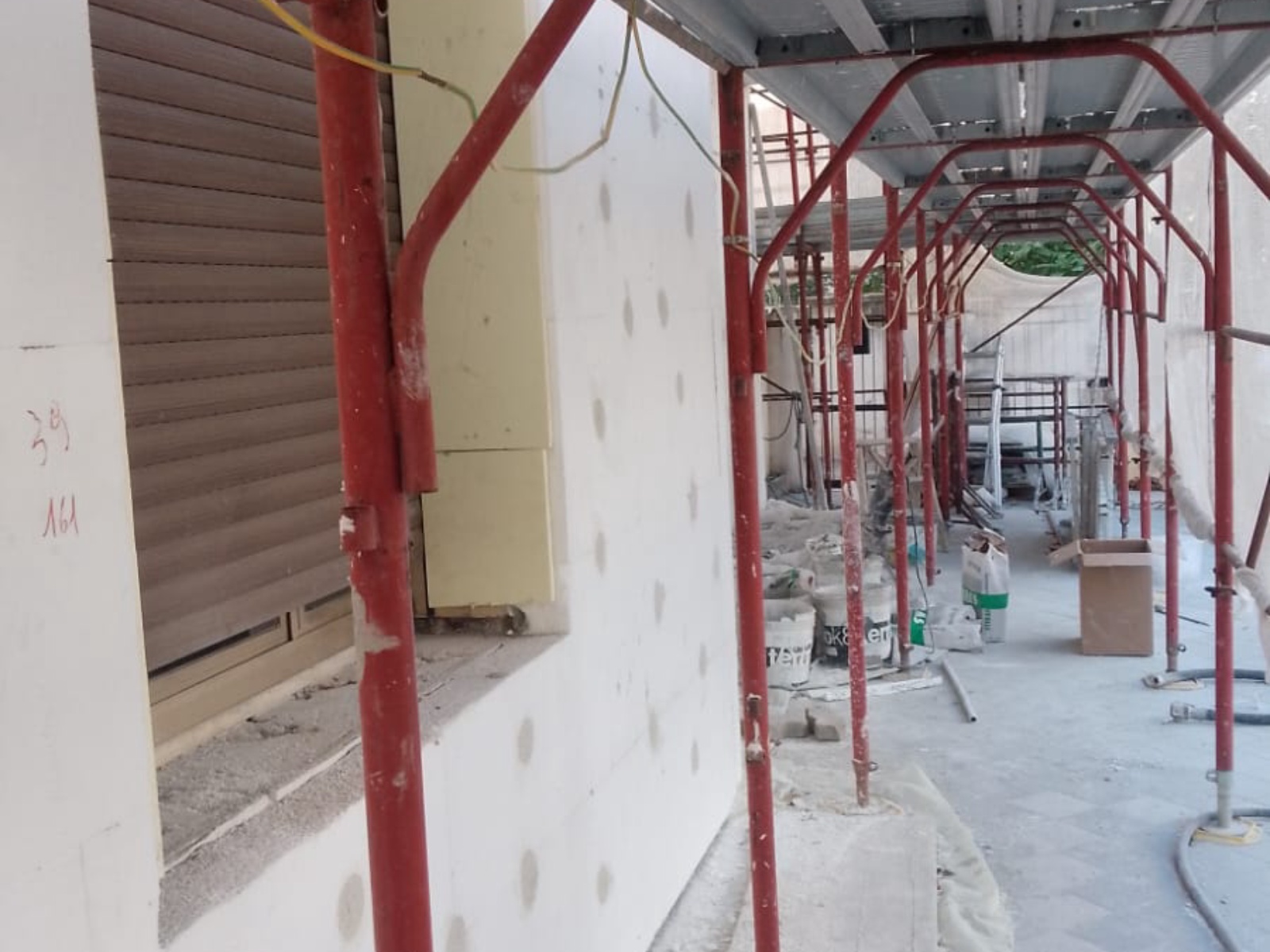 Ristrutturazione con adeguamento sismico ed energetico di una palazzina in via di Sotto