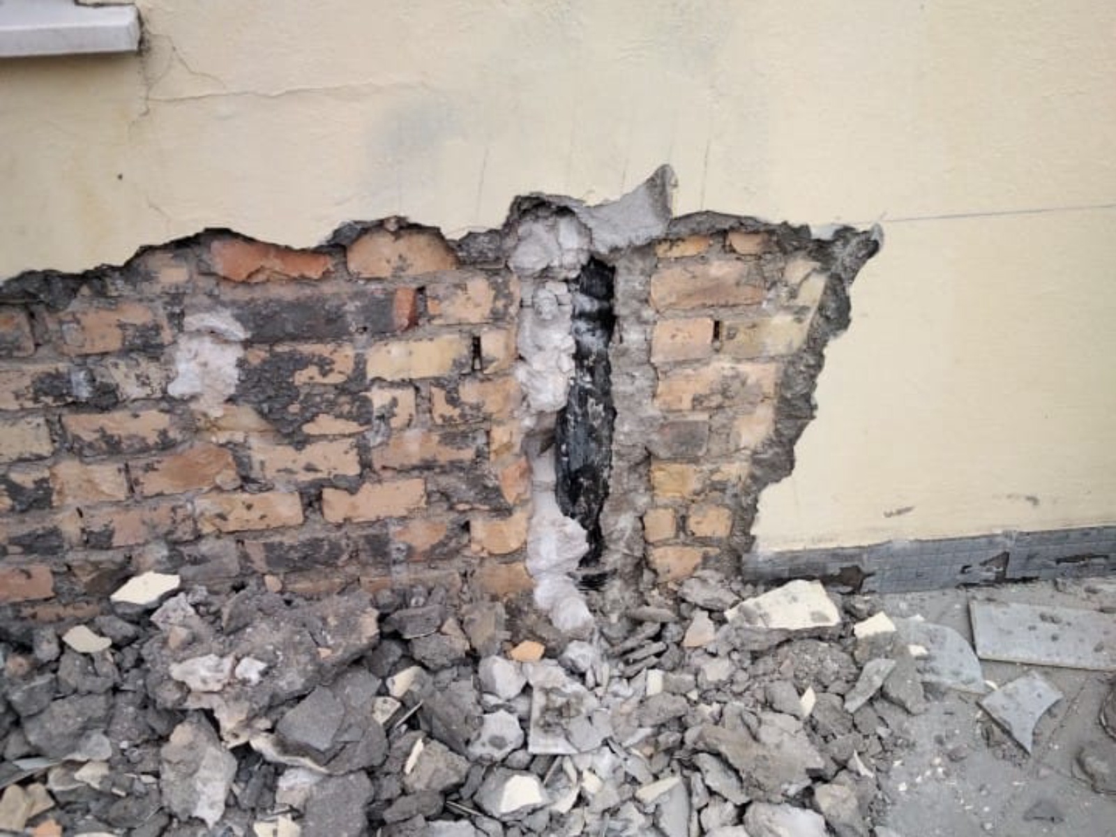 Ristrutturazione con adeguamento sismico ed energetico di una palazzina in via di Sotto