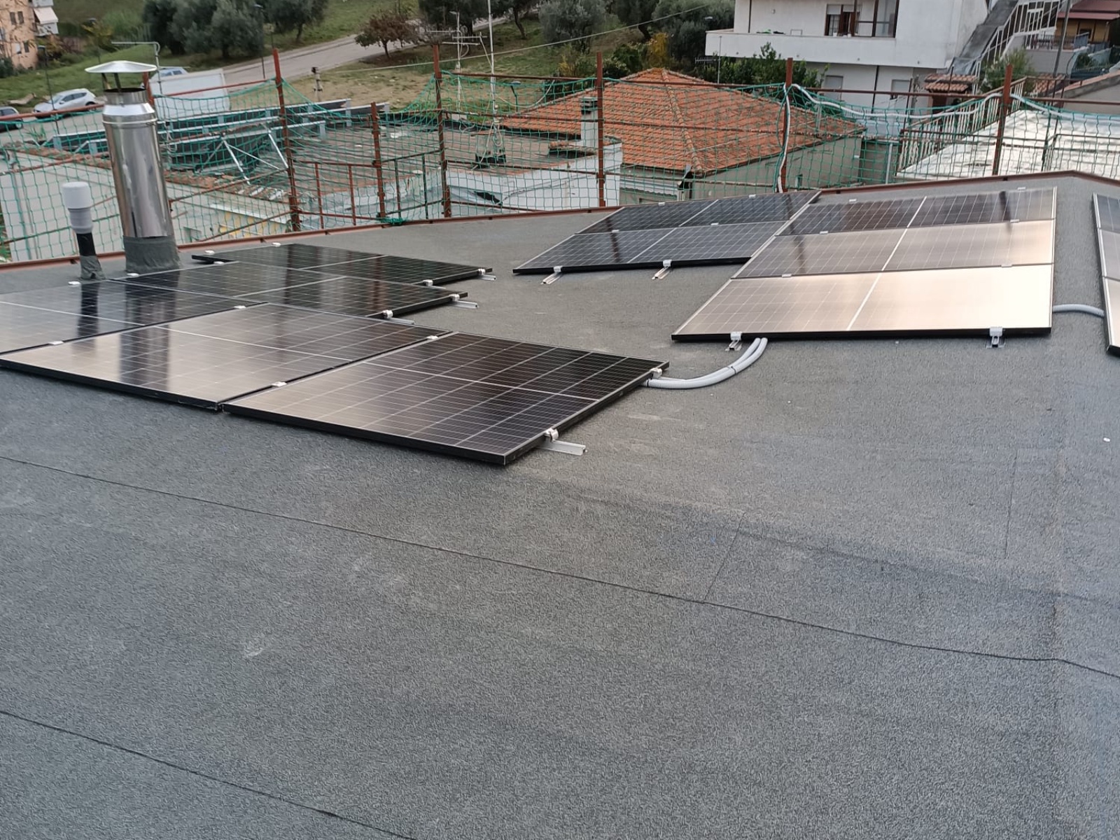 Ristrutturazione con adeguamento sismico ed energetico di una palazzina in via di Sotto