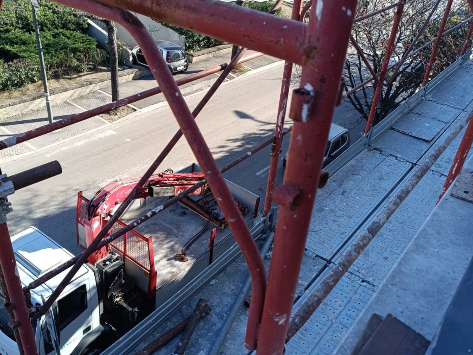 Ristrutturazione con adeguamento sismico ed energetico di una palazzina in via di Sotto