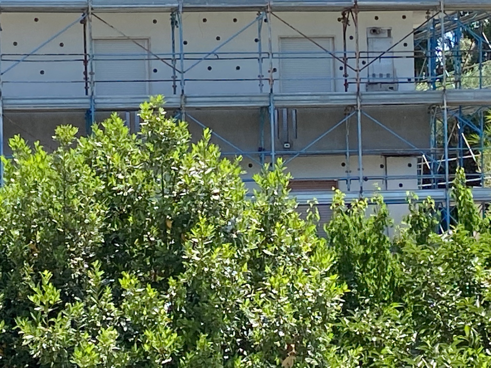 Ristrutturazione con adeguamento energetico e sismico di un condominio