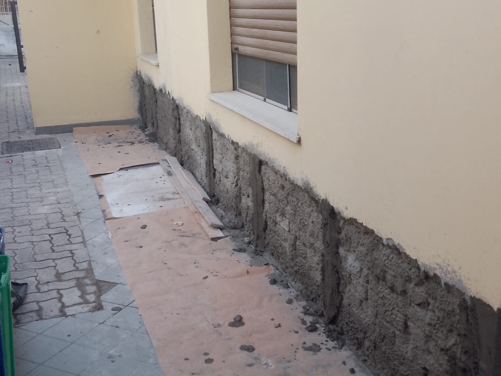 Ristrutturazione con adeguamento sismico ed energetico di una palazzina in via di Sotto