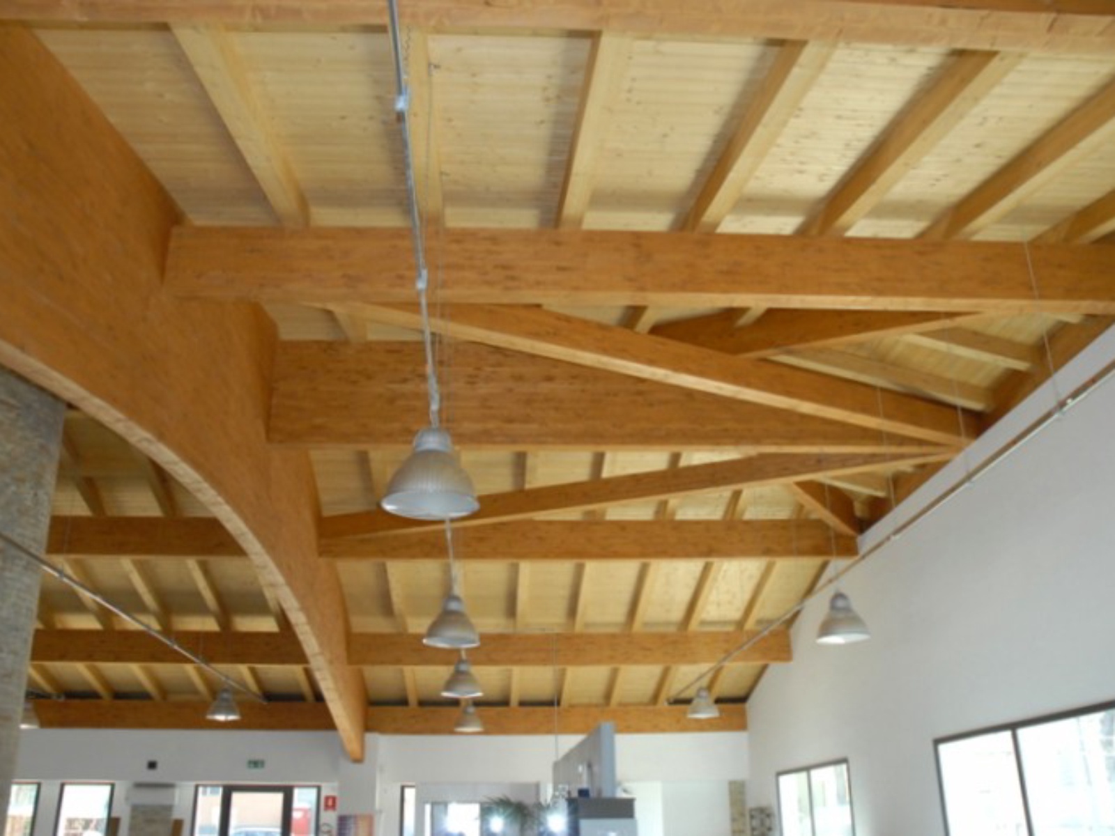 Struttura di copertura in legno  “Show Room F.lli Di Muzio” – Chieti