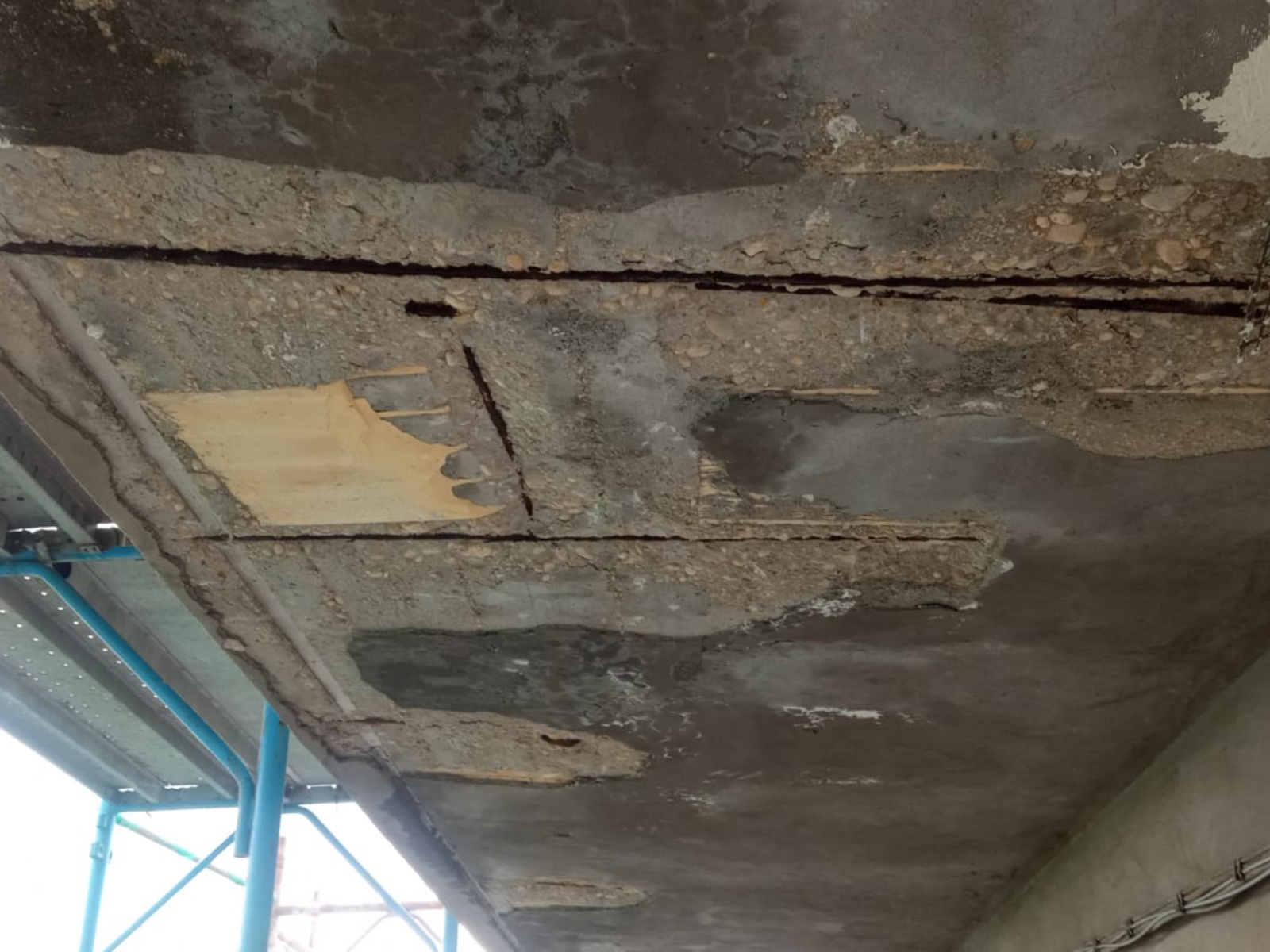 Ristrutturazione con adeguamento energetico di una villa in via Aldo Moro