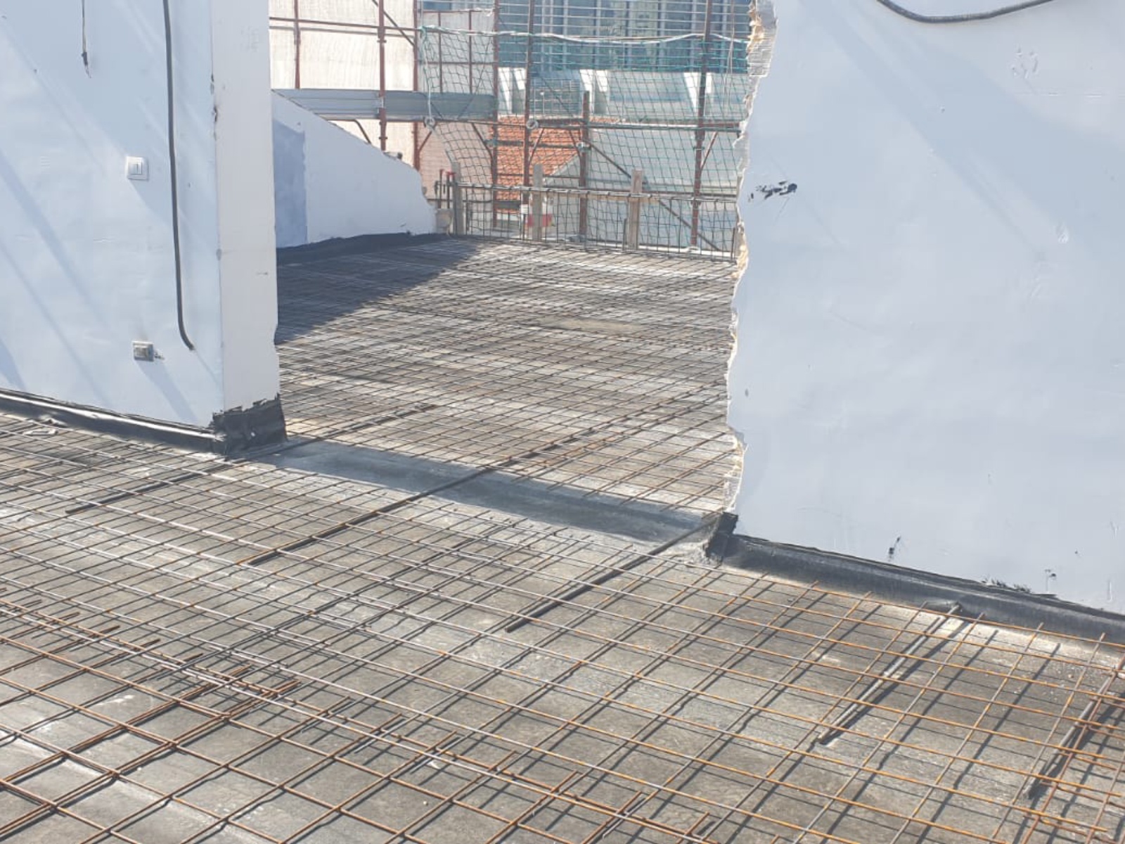 Ristrutturazione con adeguamento energetico e sismico di un condominio in via Tirino