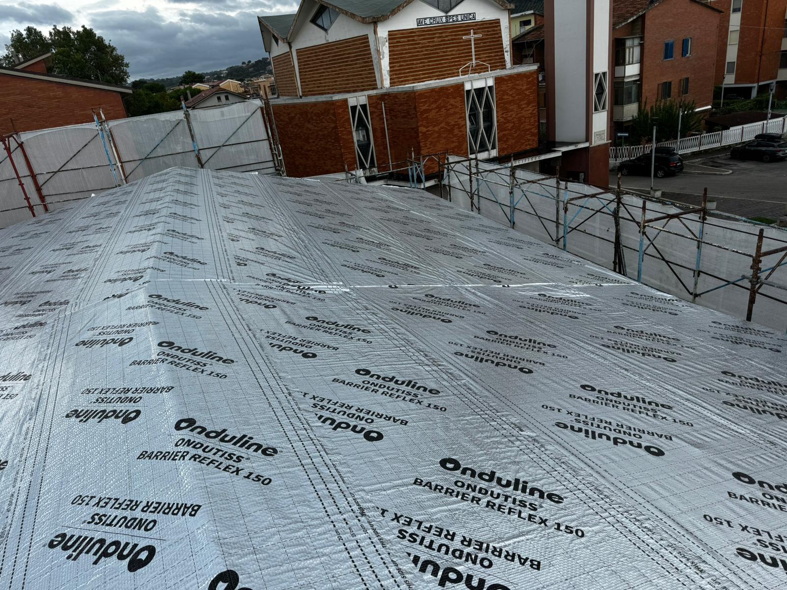 Realizzazione di una nuova copertura di una villa in via Tirino