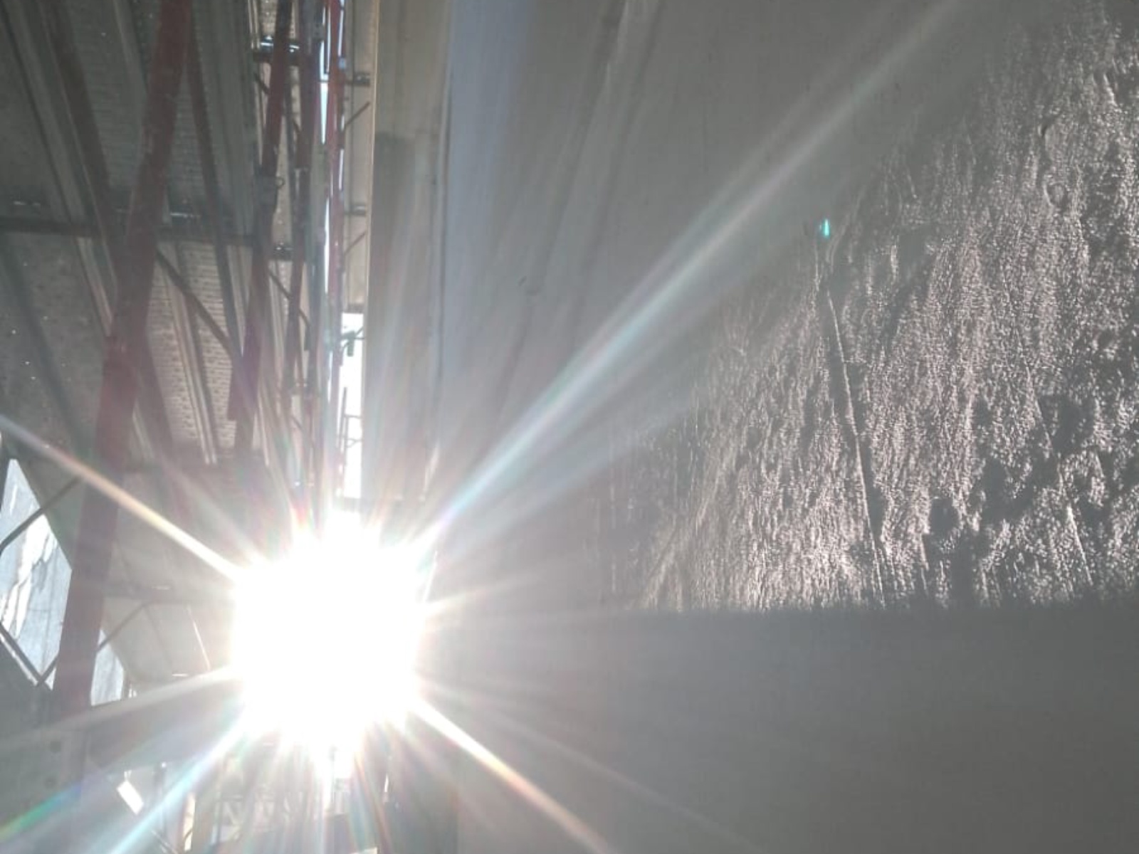 Ristrutturazione con adeguamento sismico ed energetico di una palazzina in via di Sotto