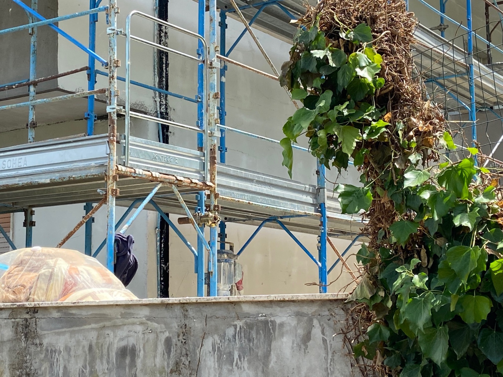 Ristrutturazione con adeguamento energetico e sismico di un condominio
