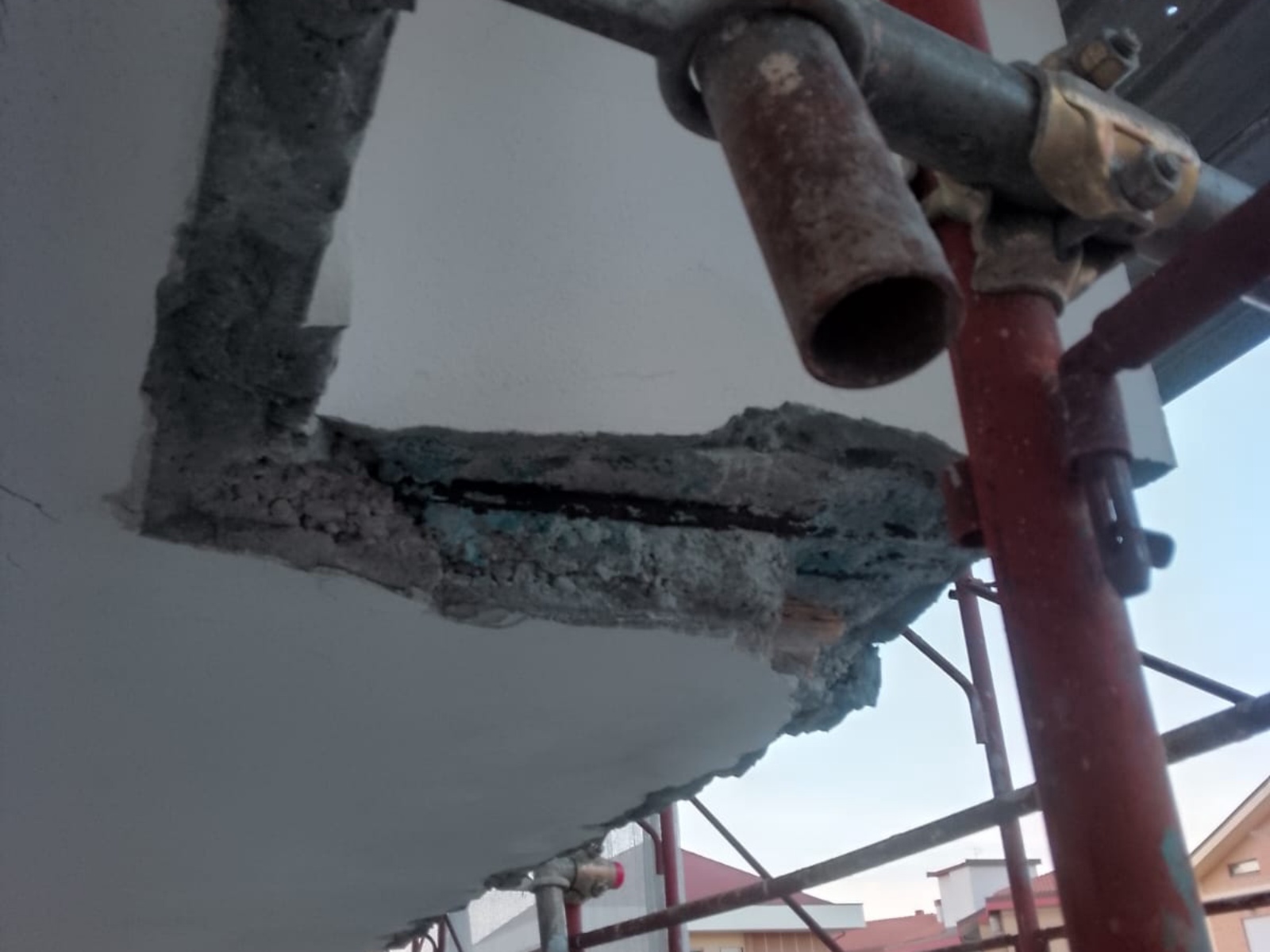 Ristrutturazione con adeguamento sismico di un condominio in via Tirino