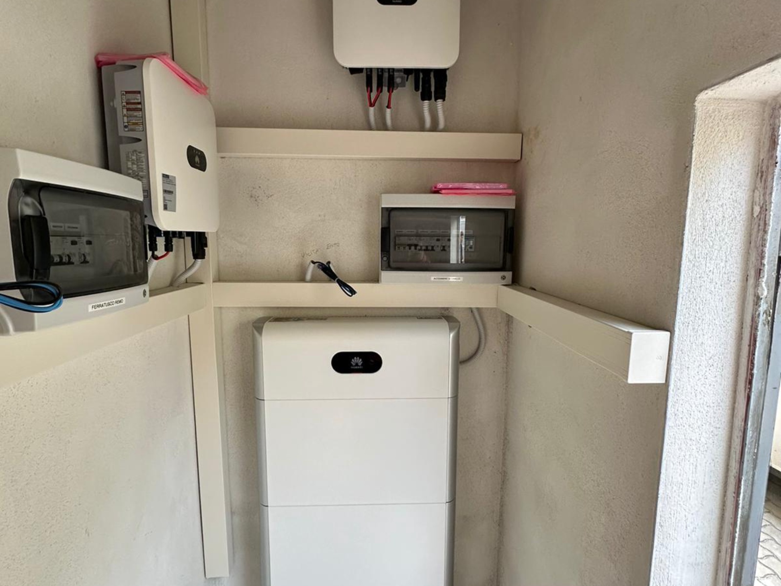 Ristrutturazione con adeguamento sismico ed energetico di una palazzina in via di Sotto