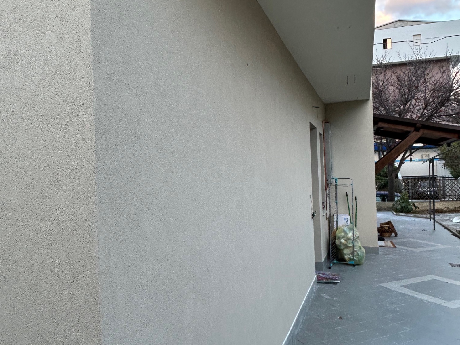 Ristrutturazione con adeguamento sismico ed energetico di una palazzina in via di Sotto