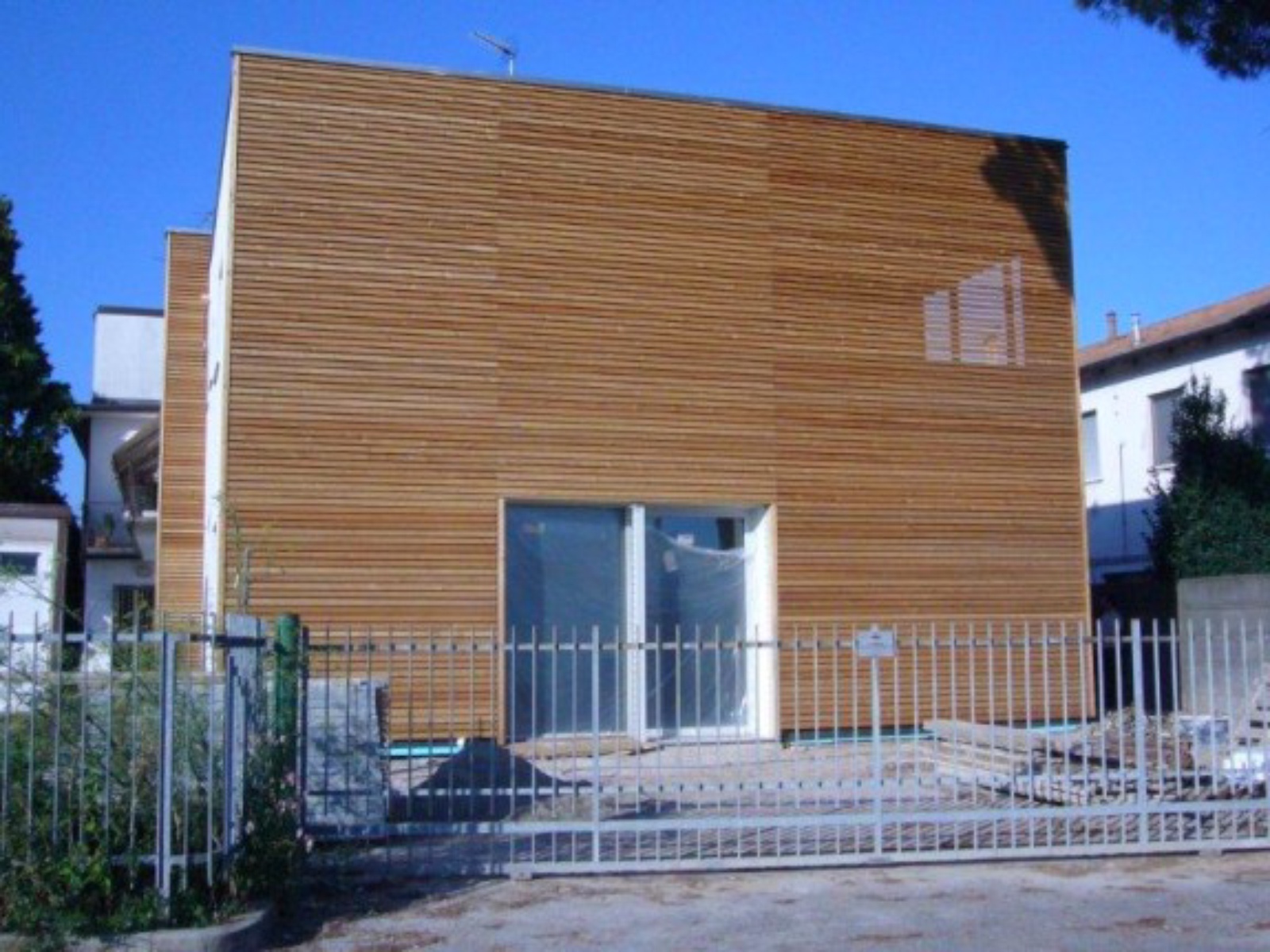 Cappotto e facciata ventilata in legno – Bologna