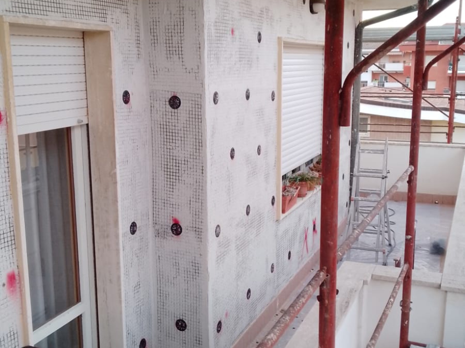Ristrutturazione con adeguamento sismico di un condominio in via Tirino