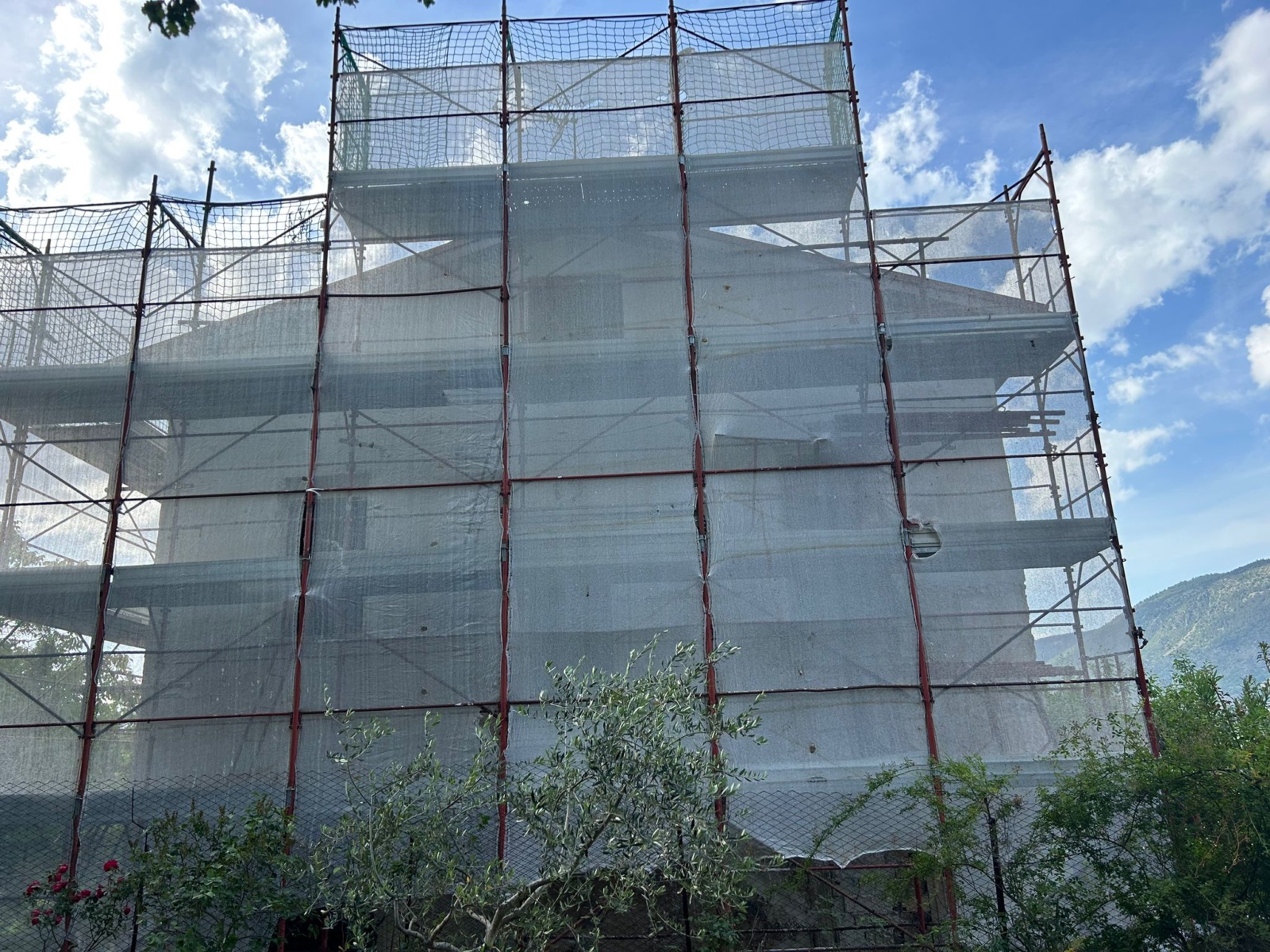 Ristrutturazione con adeguamento sismico ed energetico di un piccolo condominio