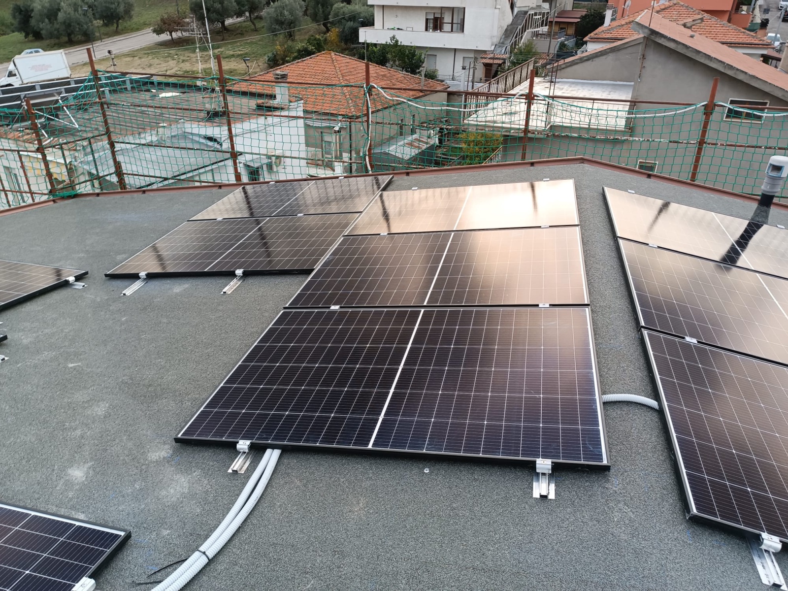 Ristrutturazione con adeguamento sismico ed energetico di una palazzina in via di Sotto