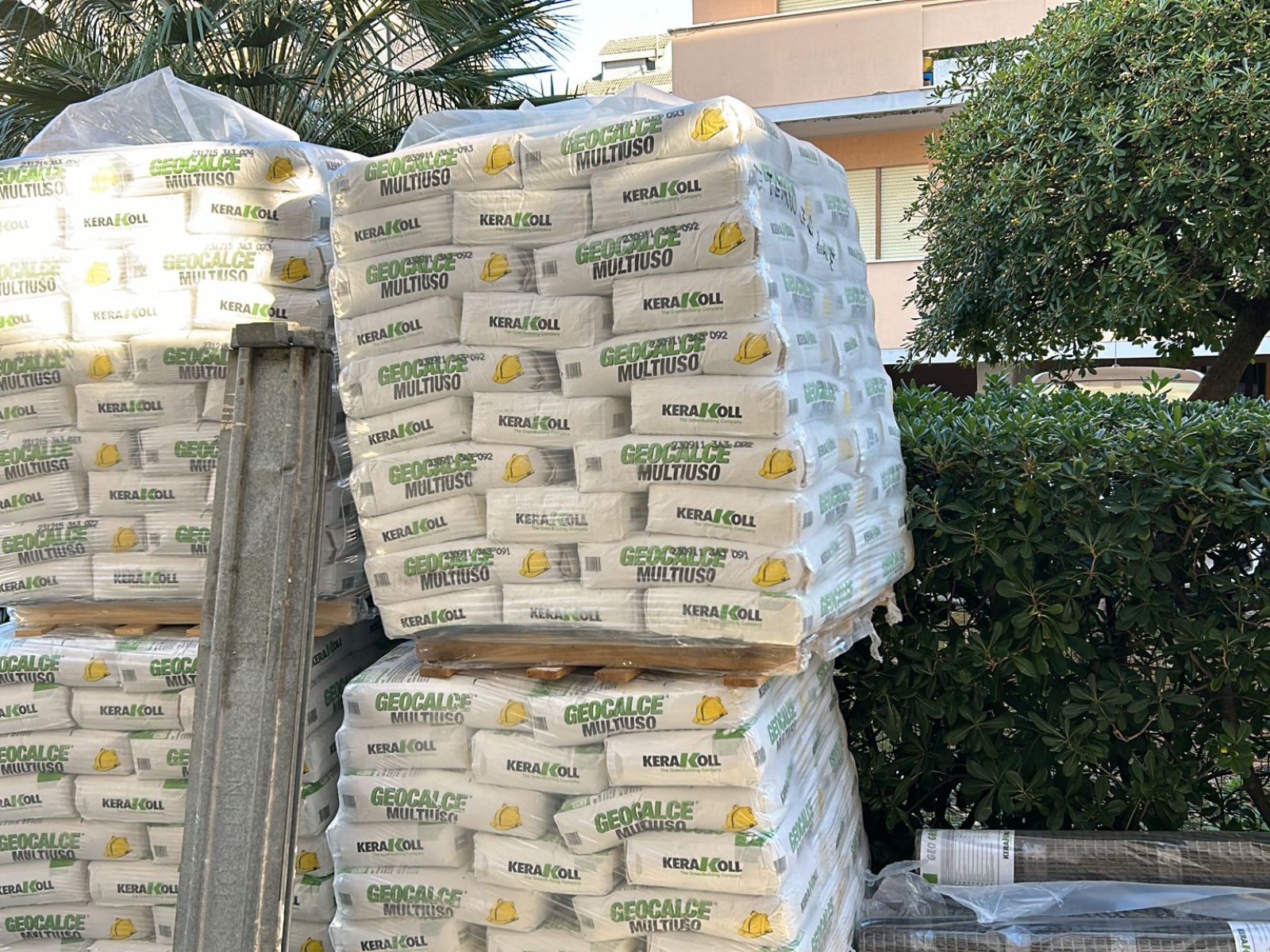 Ristrutturazione con adeguamento sismico di un condominio in via Tirino