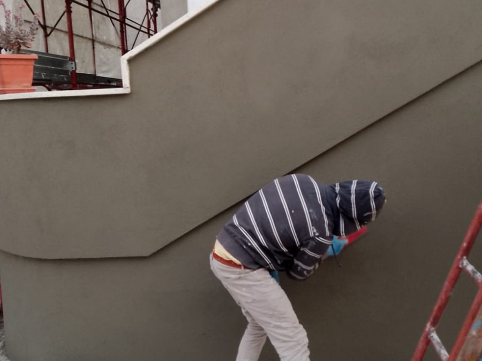 Ristrutturazione con adeguamento sismico ed energetico di una palazzina in via di Sotto