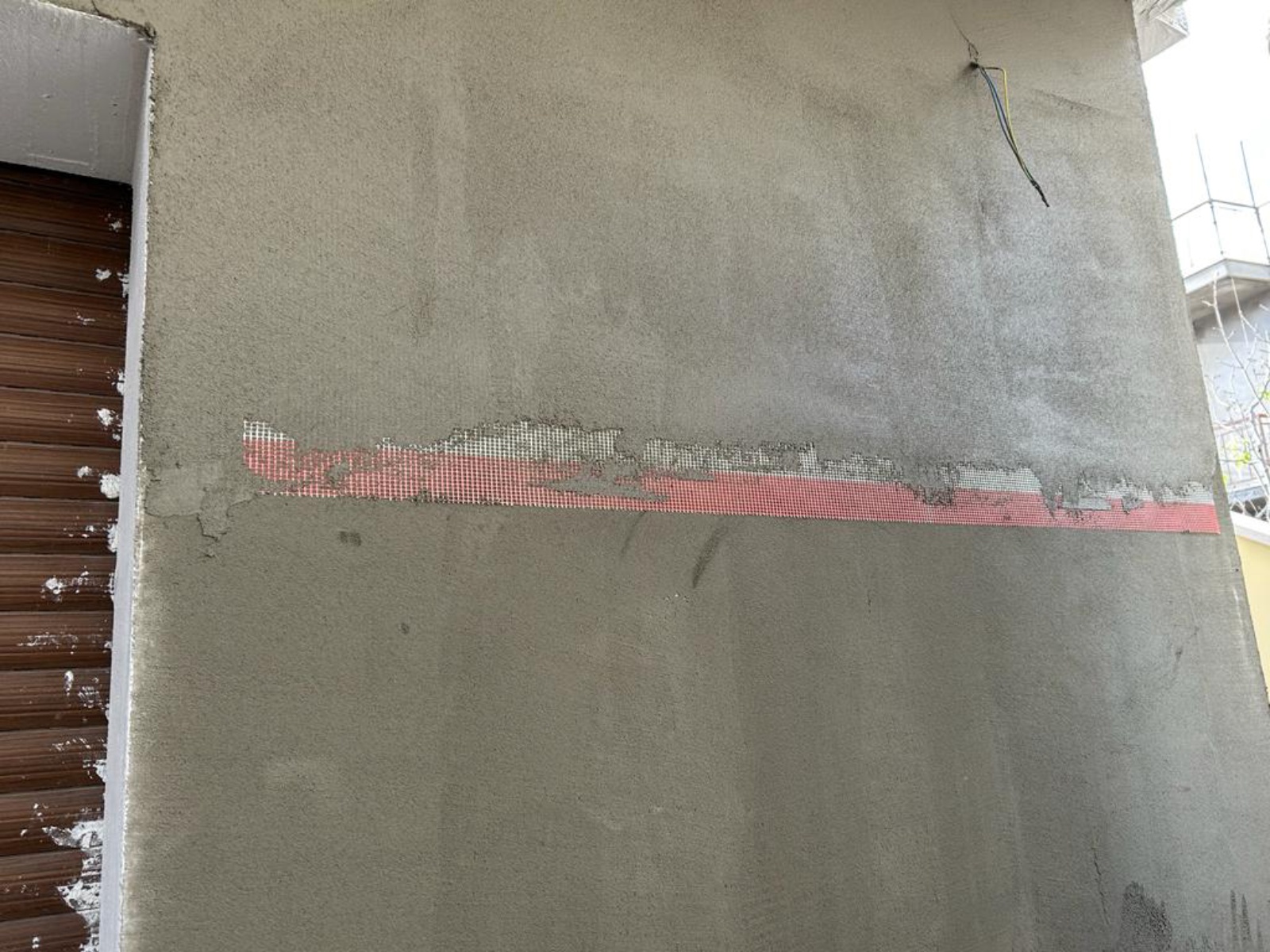 Ristrutturazione con adeguamento sismico ed energetico di una palazzina in via di Sotto