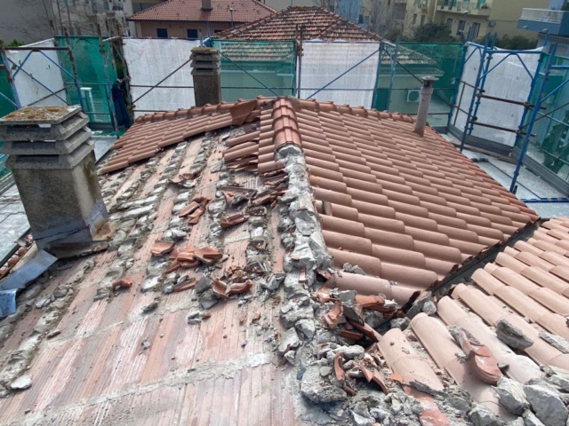 Ristrutturazione con adeguamento energetico e sismico di un piccolo condominio in via Barbella