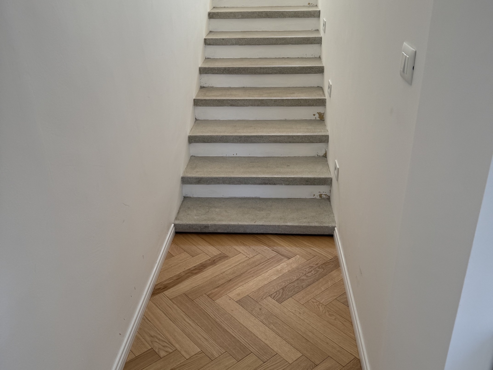 Sopraelevazione in legno di un condominio in via Martiri Angolani
