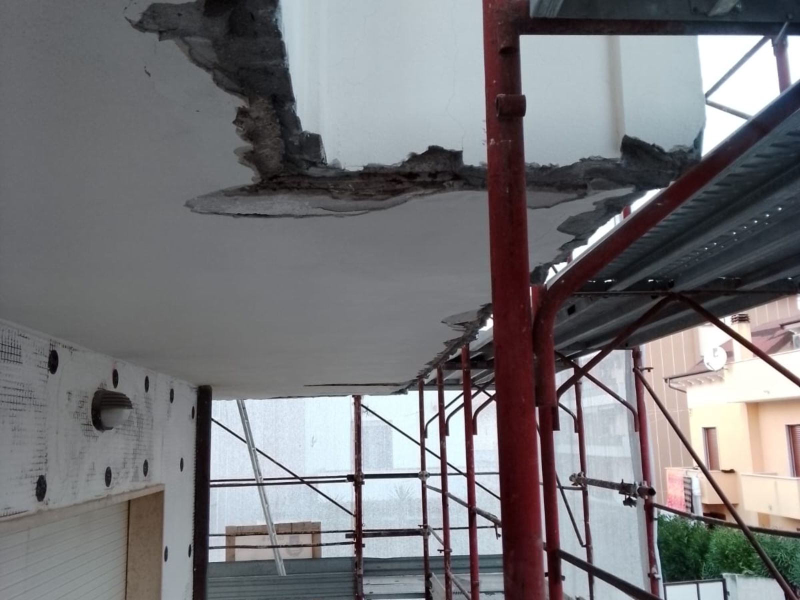 Ristrutturazione con adeguamento sismico di un condominio in via Tirino