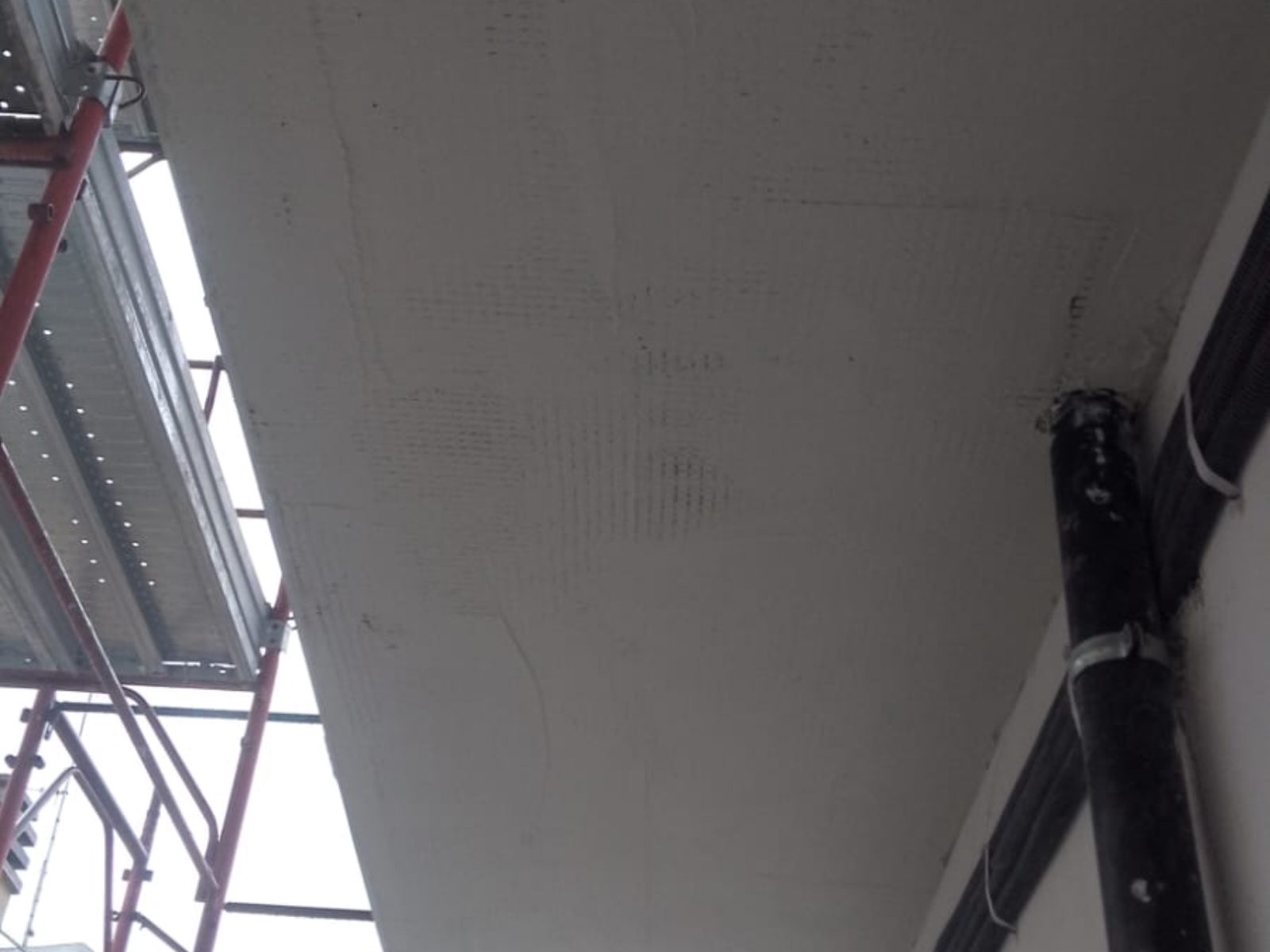 Ristrutturazione con adeguamento sismico ed energetico di una palazzina in via di Sotto