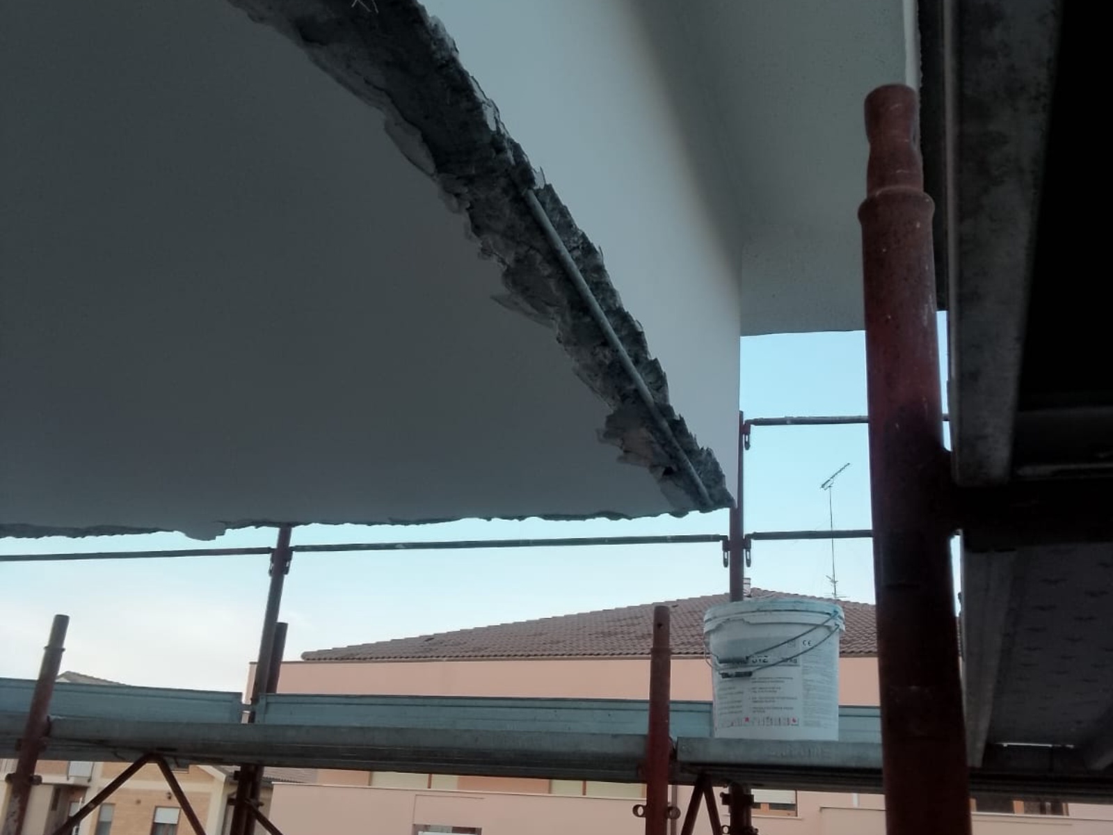 Ristrutturazione con adeguamento sismico di un condominio in via Tirino