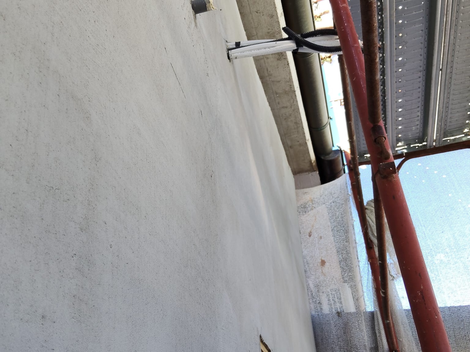 Ristrutturazione con adeguamento sismico ed energetico di un condominio in via Mazzini