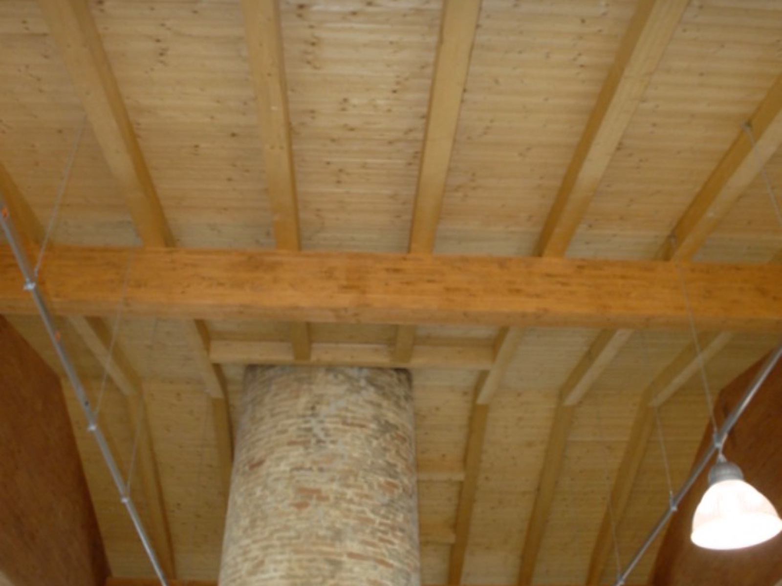 Struttura di copertura in legno  “Show Room F.lli Di Muzio” – Chieti