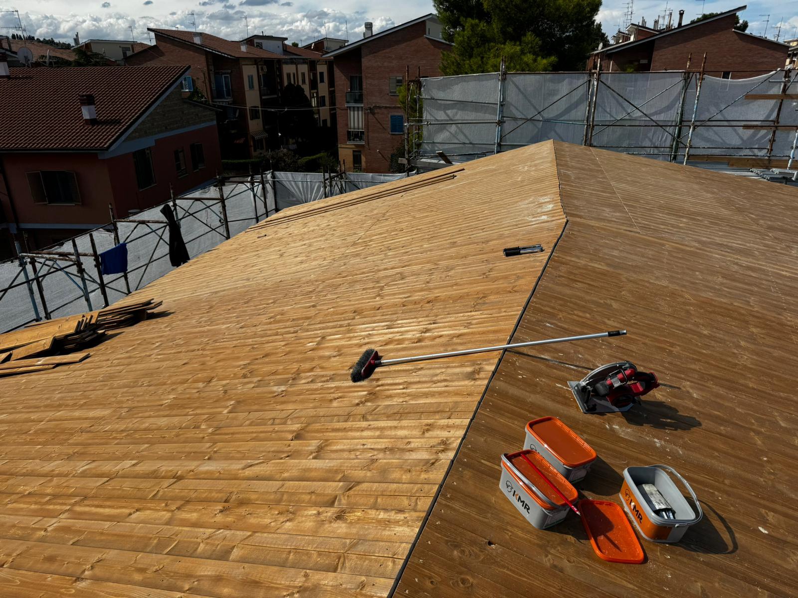 Realizzazione di una nuova copertura di una villa in via Tirino