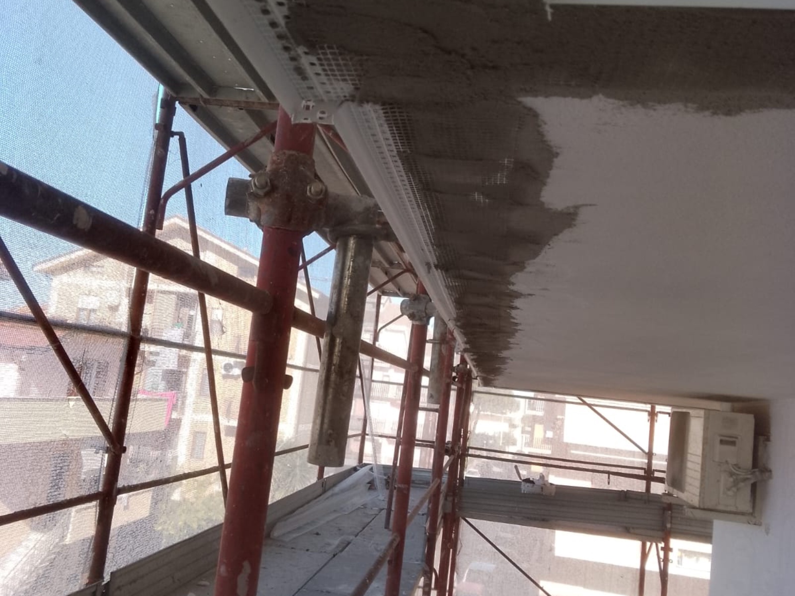 Ristrutturazione con adeguamento sismico di un condominio in via Tirino