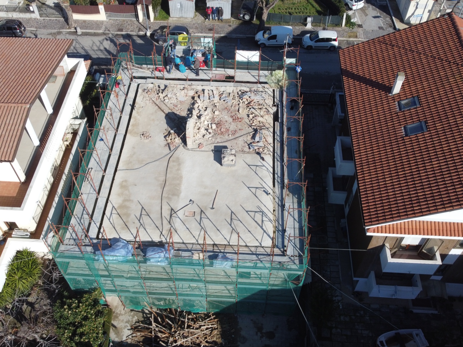 Ristrutturazione con adeguamento energetico e sismico di un piccolo condominio in via Figlia di Iorio