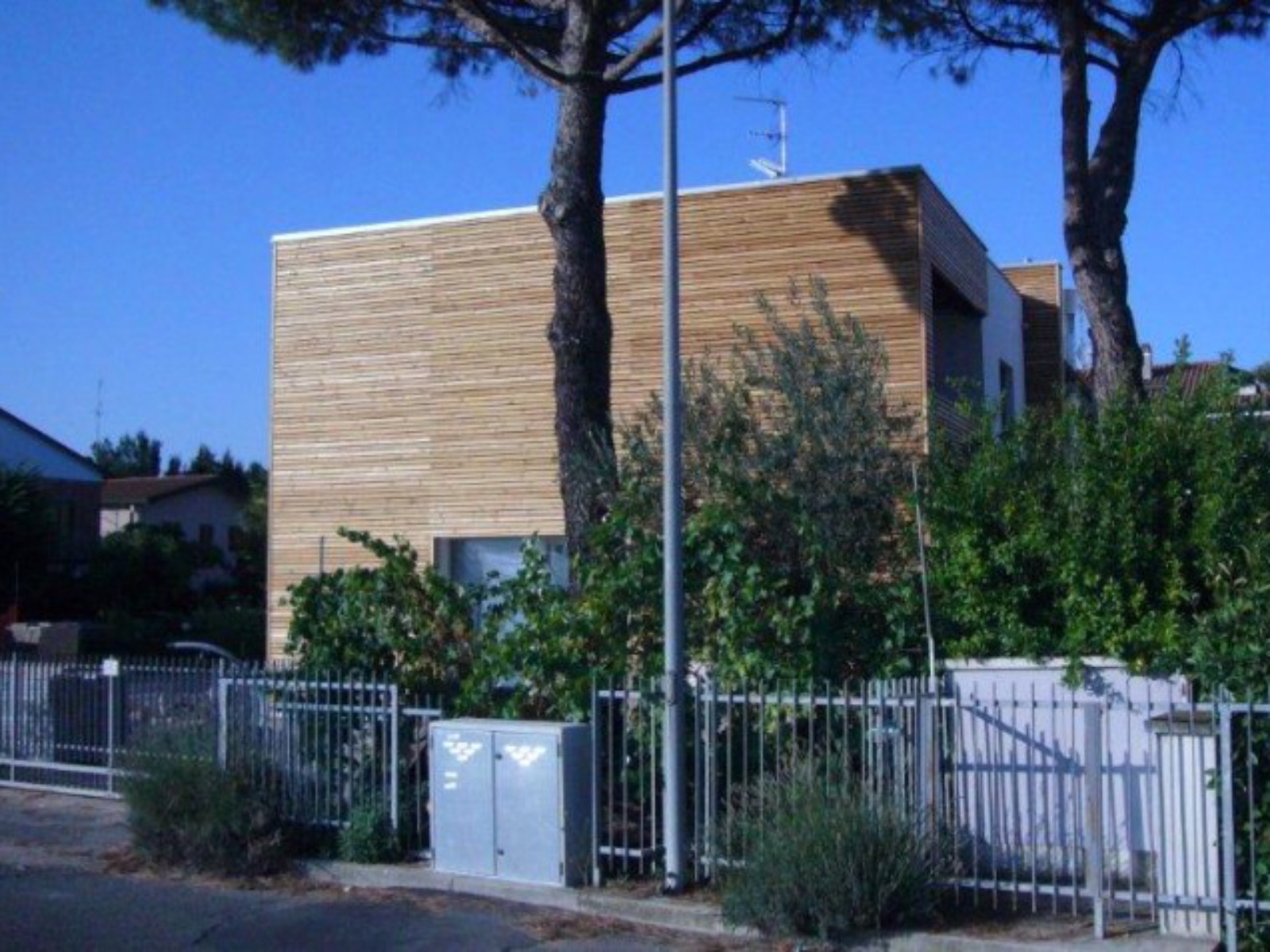 Cappotto e facciata ventilata in legno – Bologna
